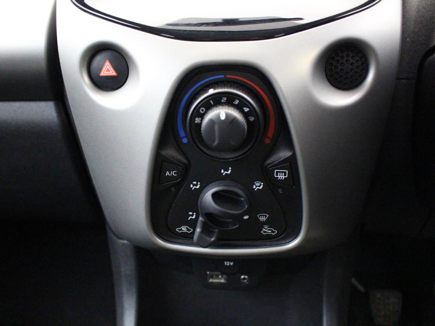 Used Peugeot 108 2017 for sale - 77829363: Photo 20