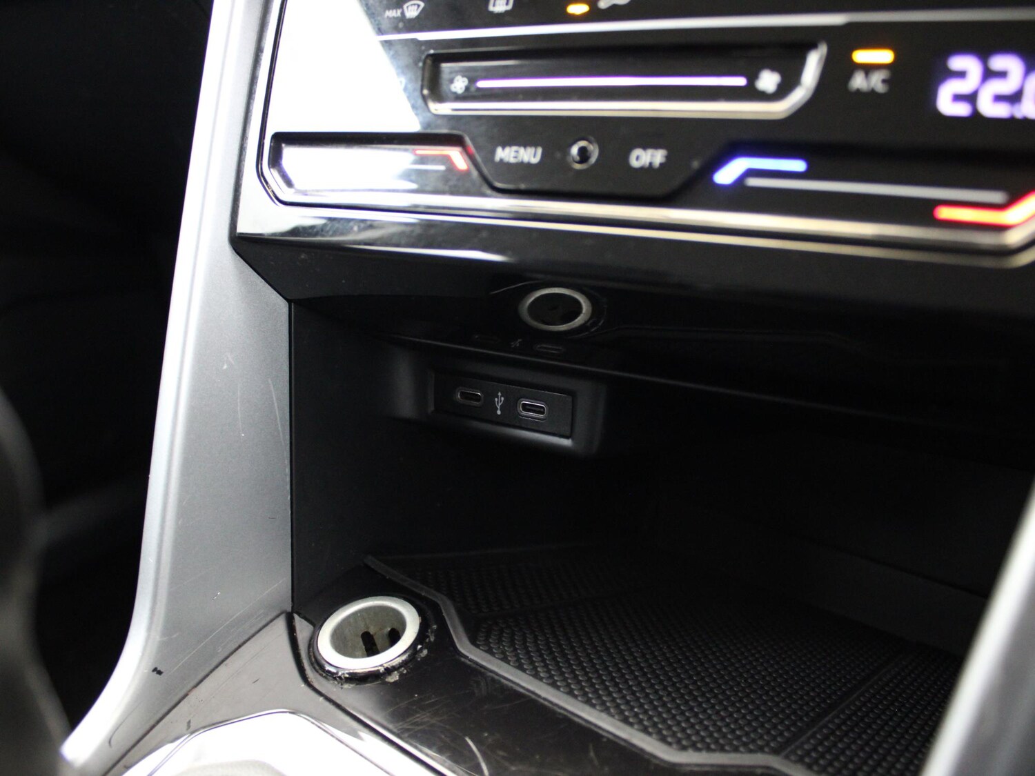 Used Volkswagen T-Roc 2022 for sale - 76311065: Photo 25