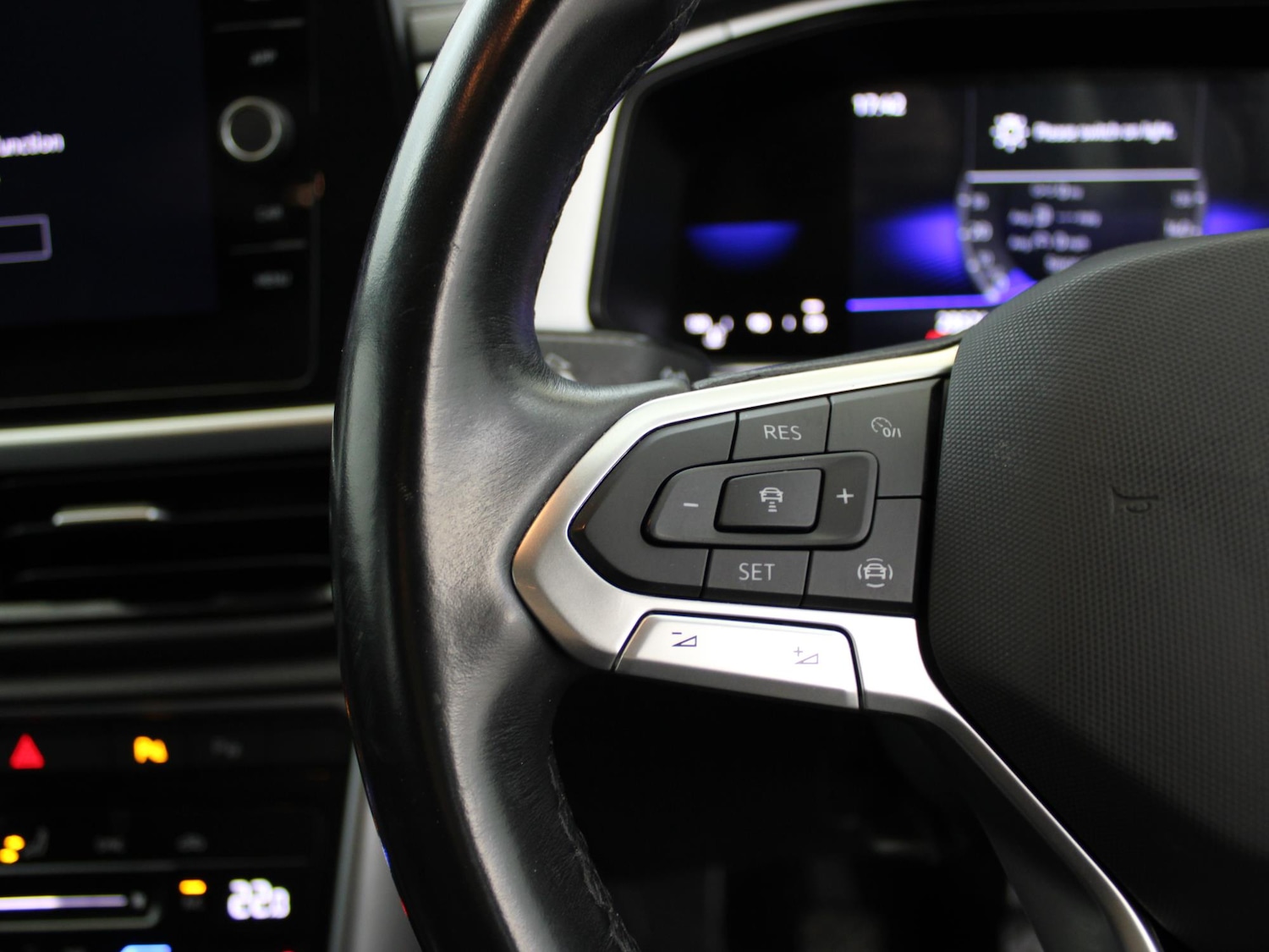 Used Volkswagen T-Roc 2022 for sale - 76311065: Photo 29