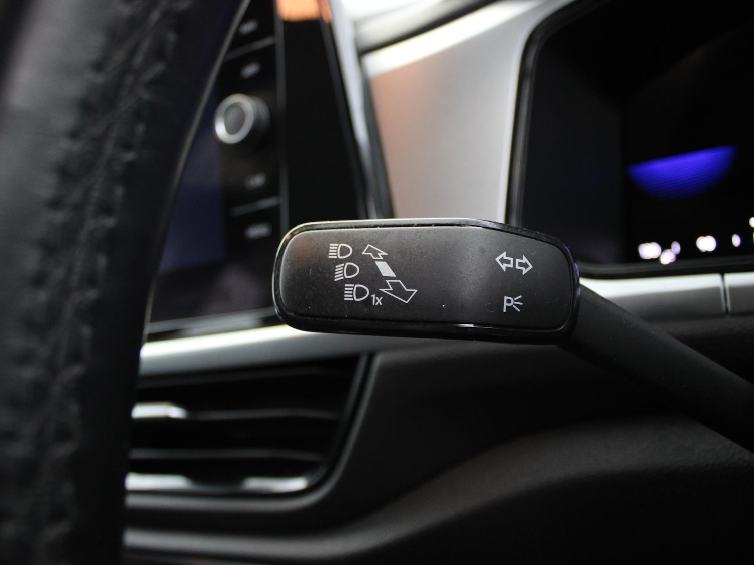 Used Volkswagen T-Roc 2022 for sale - 76311065: Photo 31