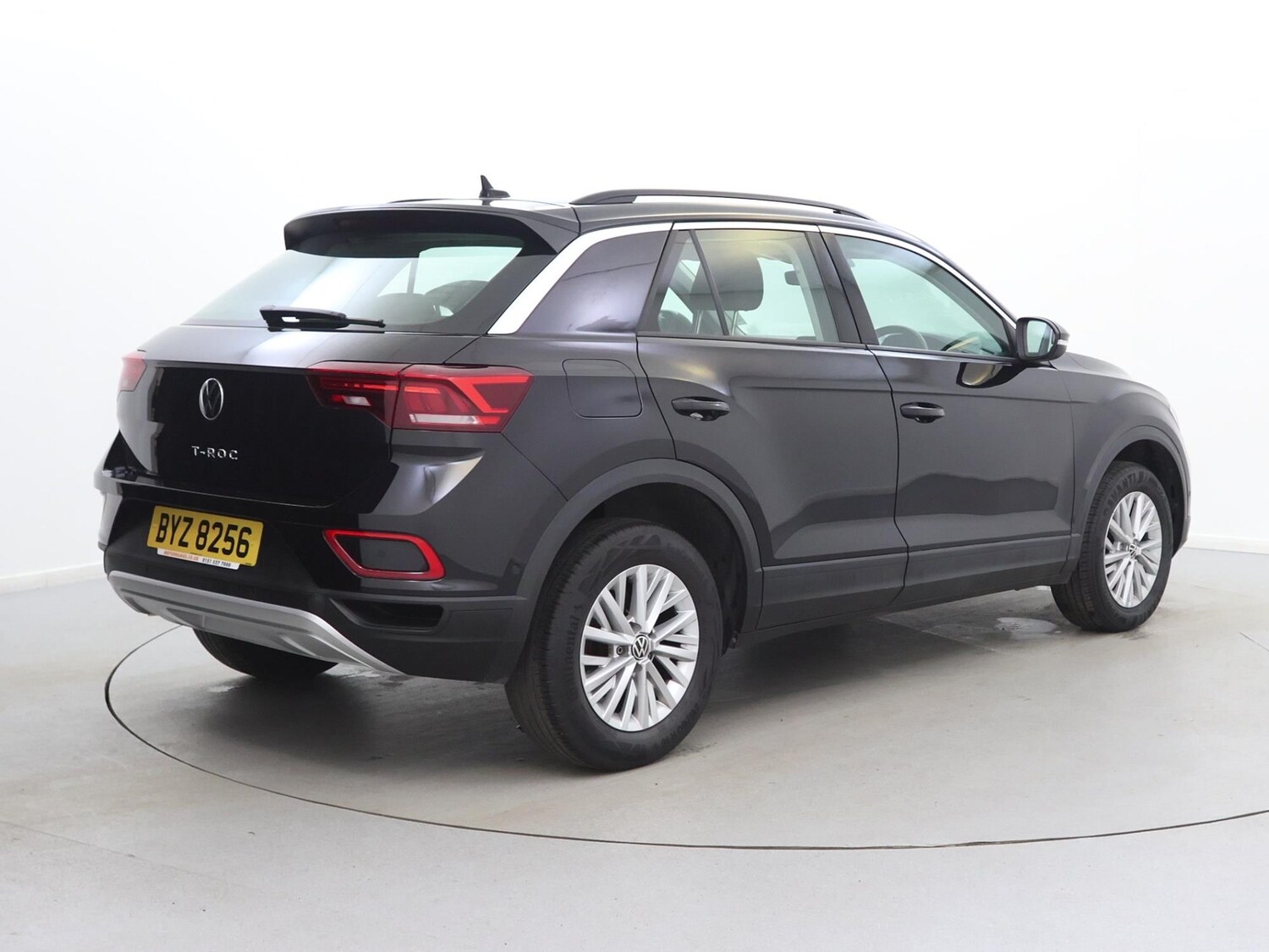 Used Volkswagen T-Roc 2022 for sale - 76311065: Photo 5
