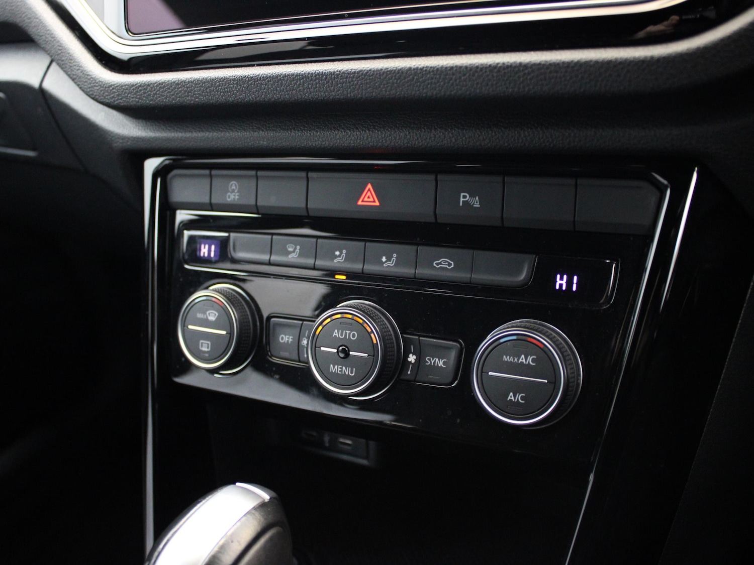 Used Volkswagen T-Roc 2021 for sale - 76594385: Photo 30