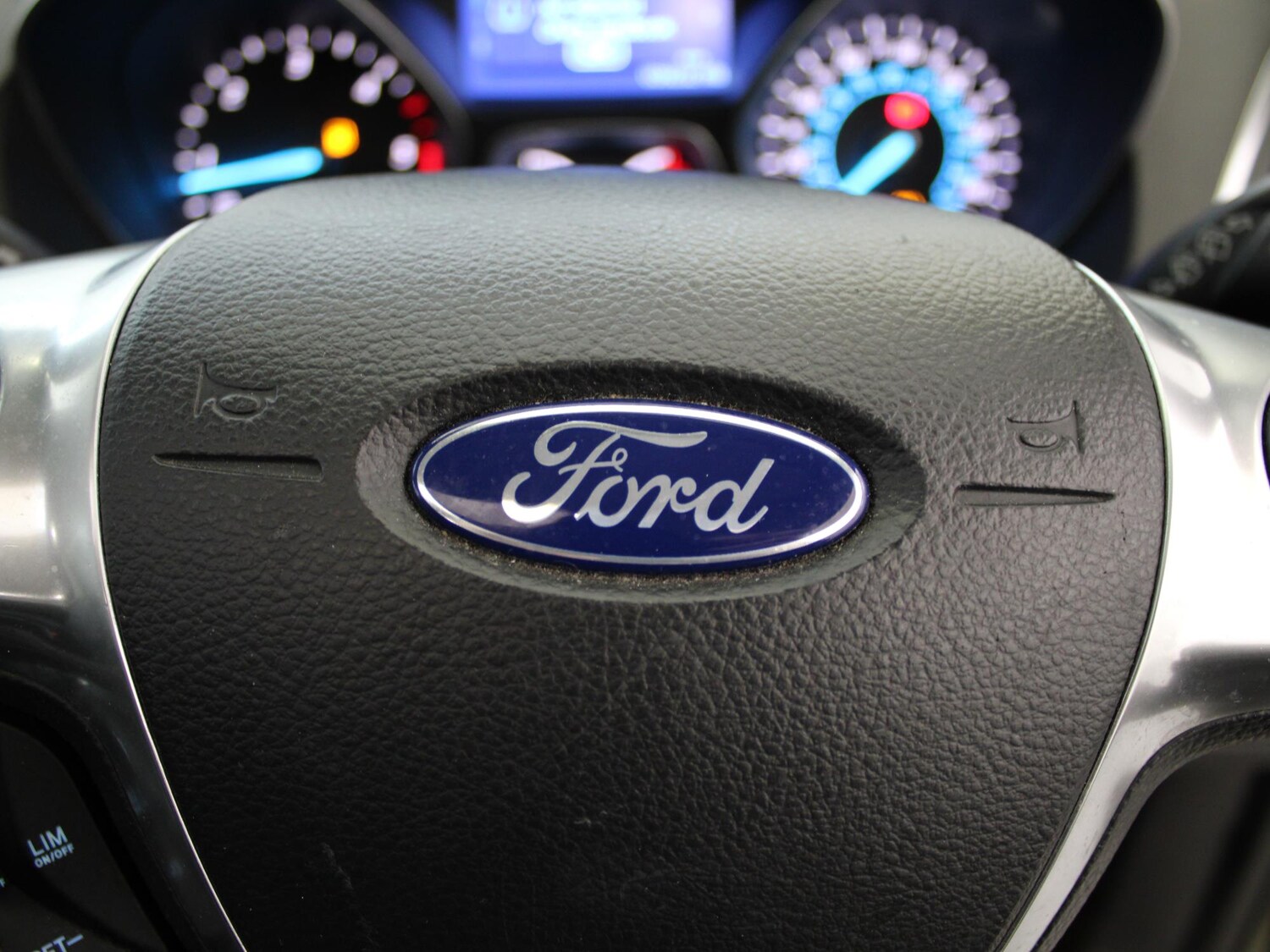 Used Ford Kuga 2014 for sale - 76353249: Photo 31