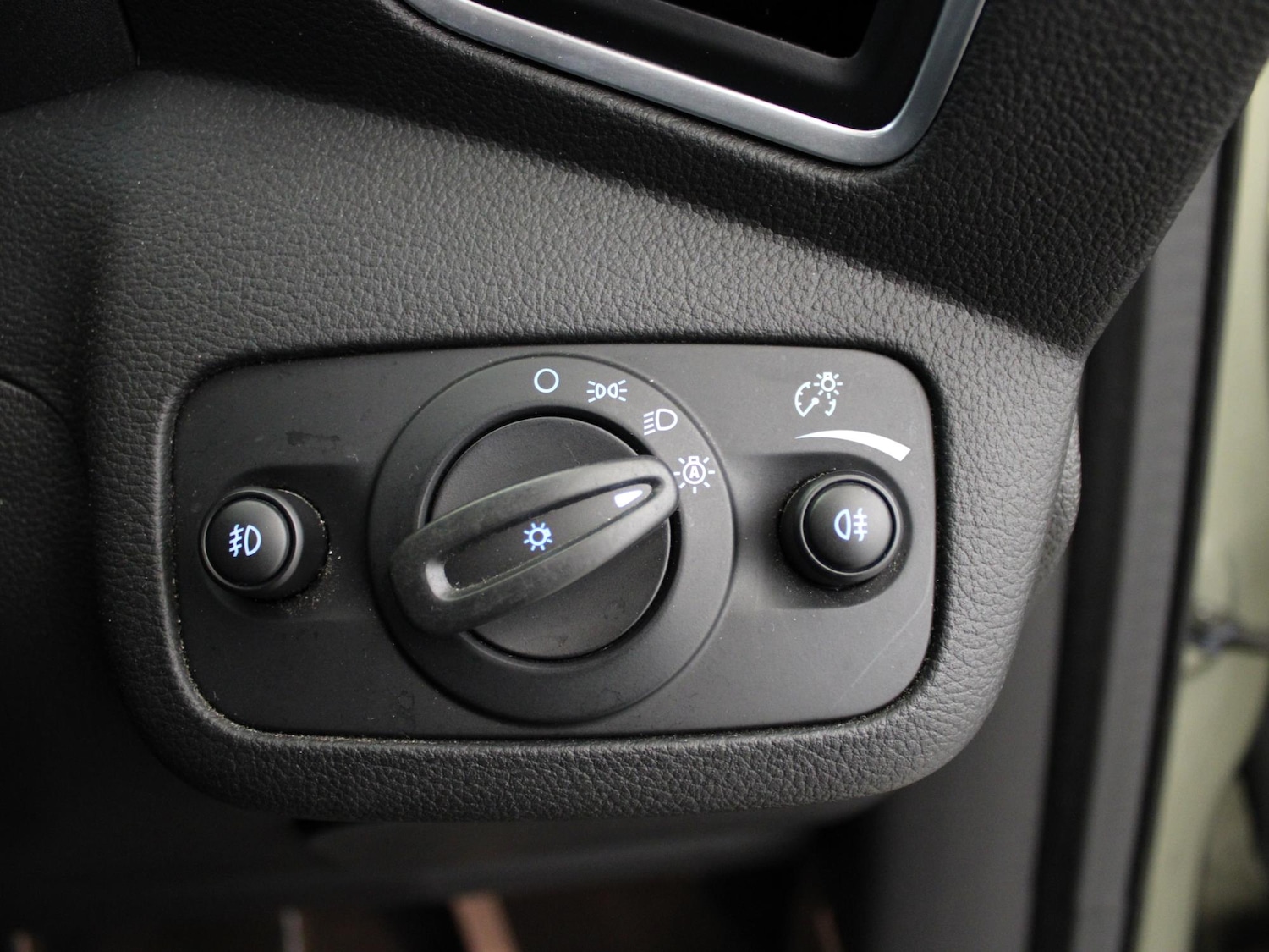 Used Ford Kuga 2014 for sale - 76353249: Photo 37