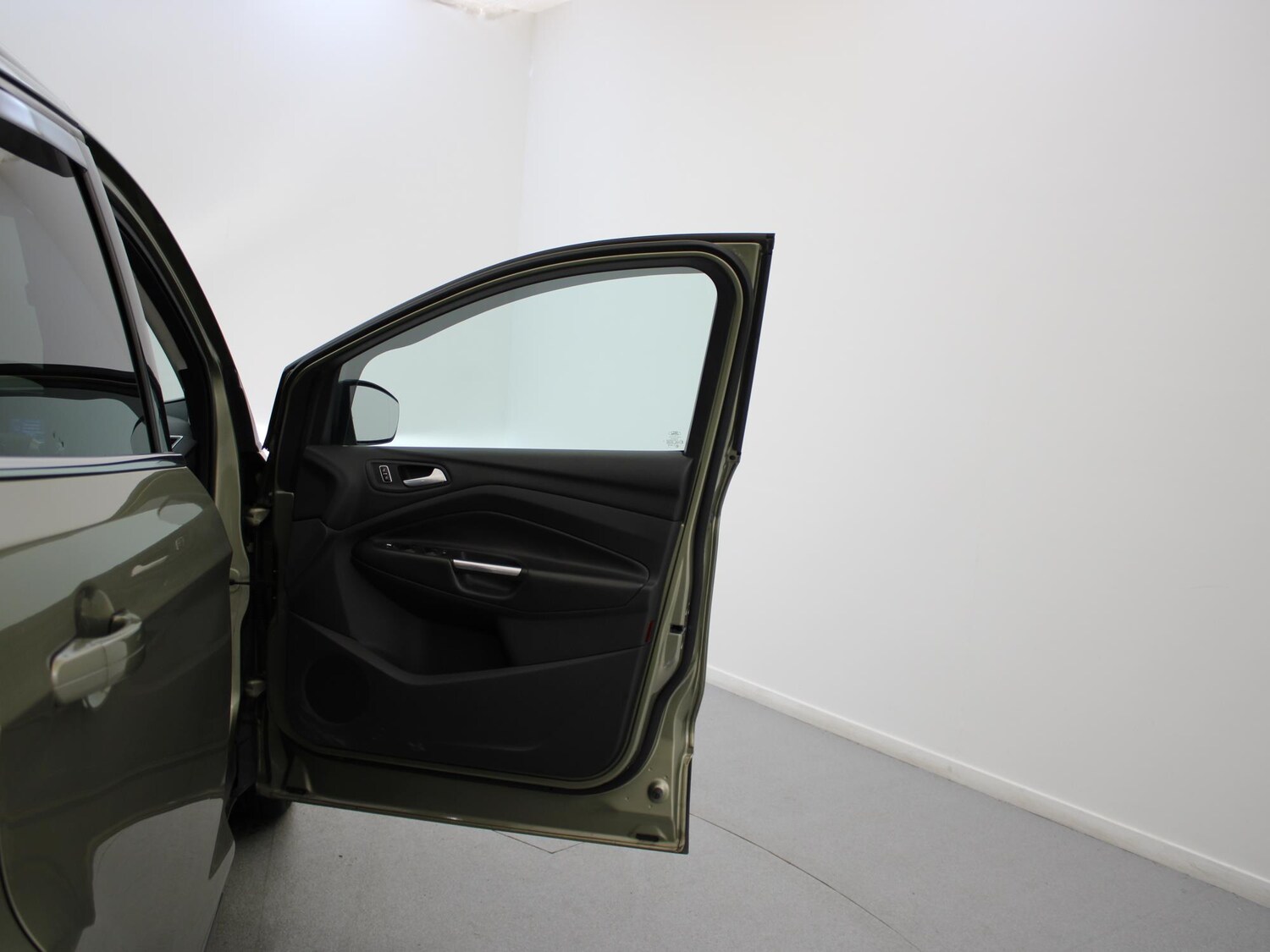 Used Ford Kuga 2014 for sale - 76353249: Photo 38