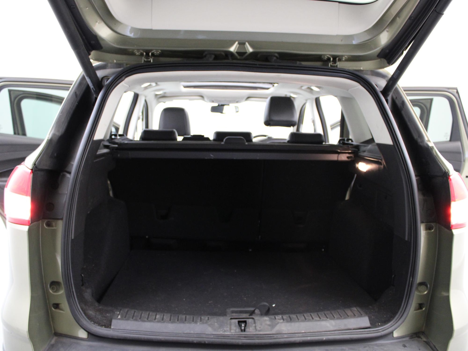 Used Ford Kuga 2014 for sale - 76353249: Photo 41