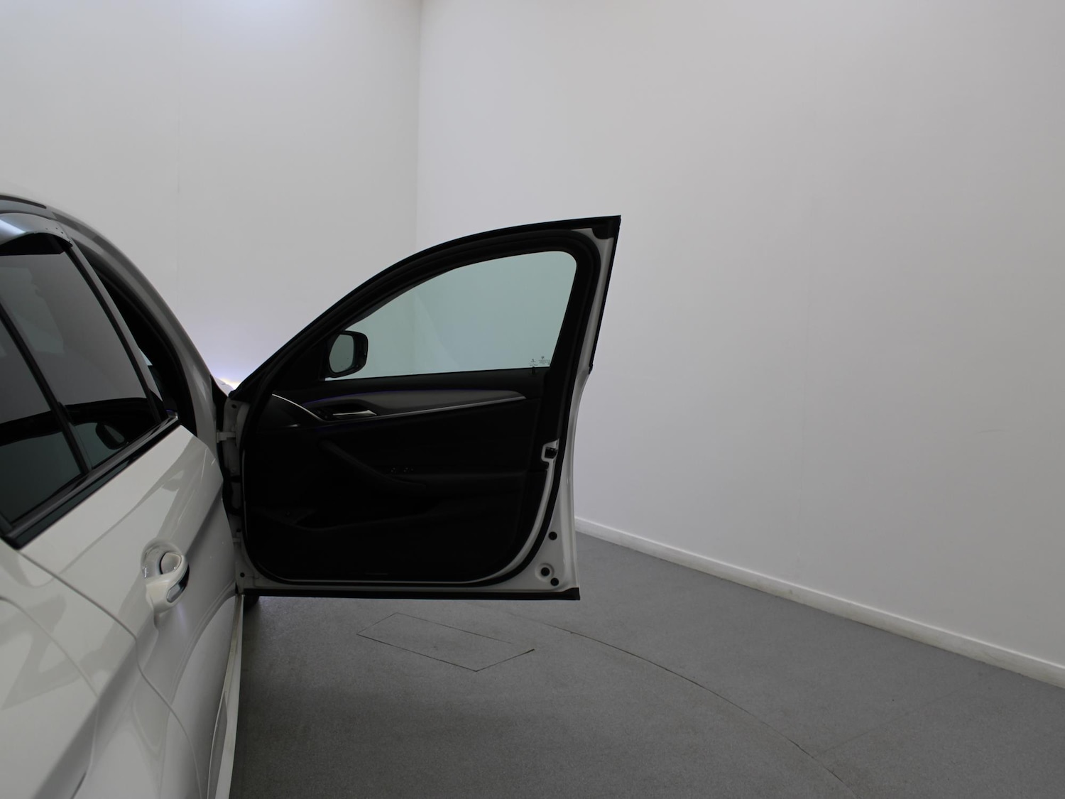 Used BMW 5 Series 2018 for sale - 76219985: Photo 32