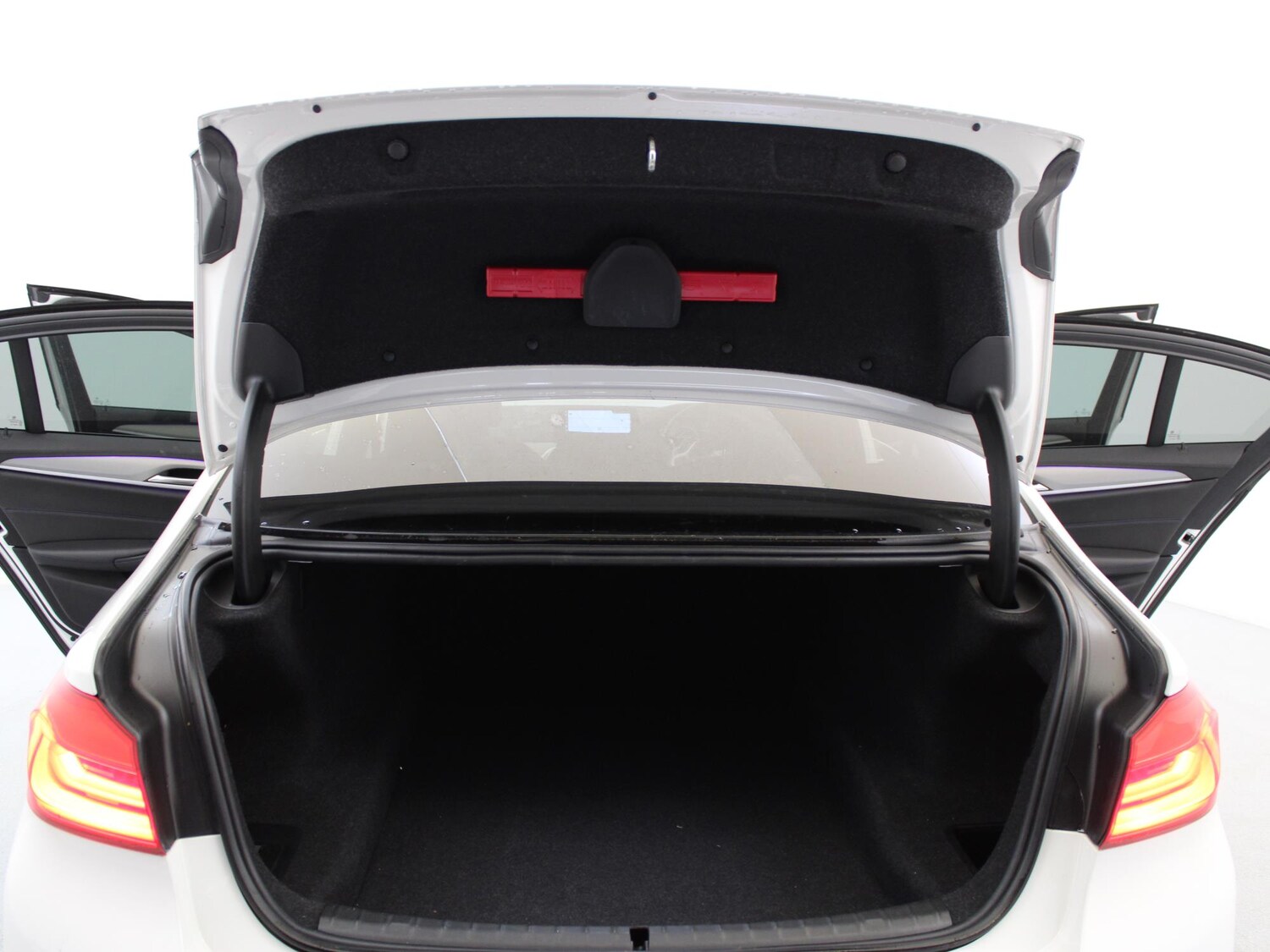 Used BMW 5 Series 2018 for sale - 76219985: Photo 35