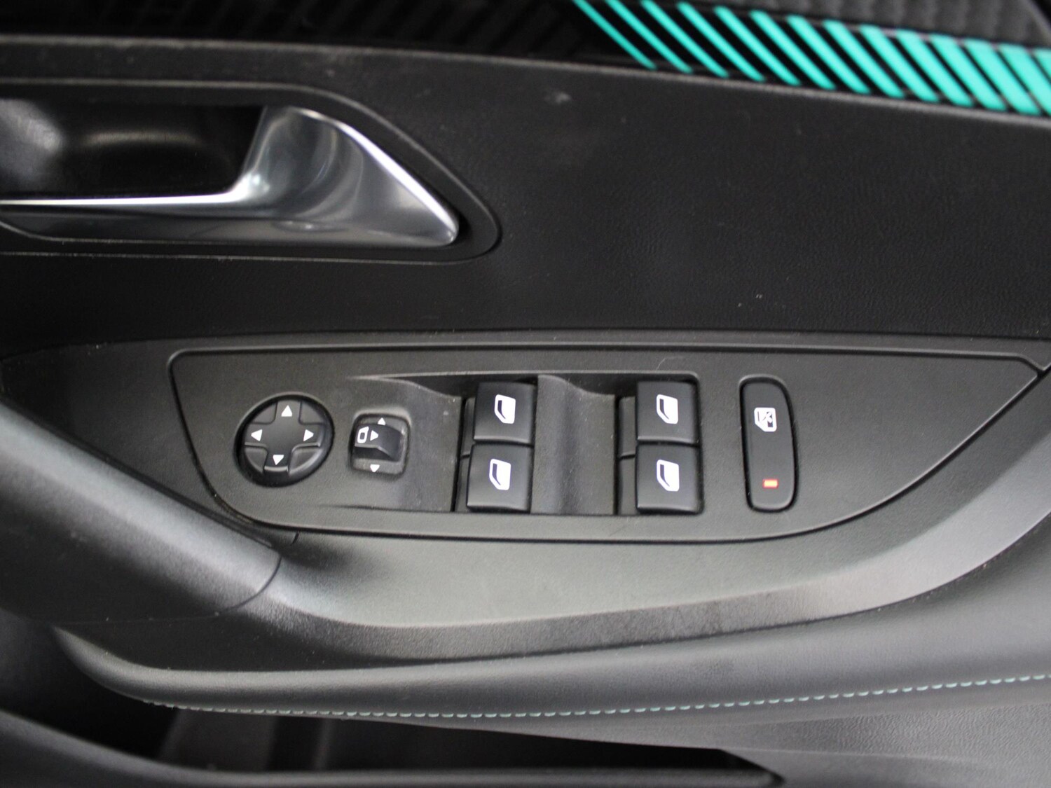 Used Peugeot 2008 2022 for sale - 76016568: Photo 32