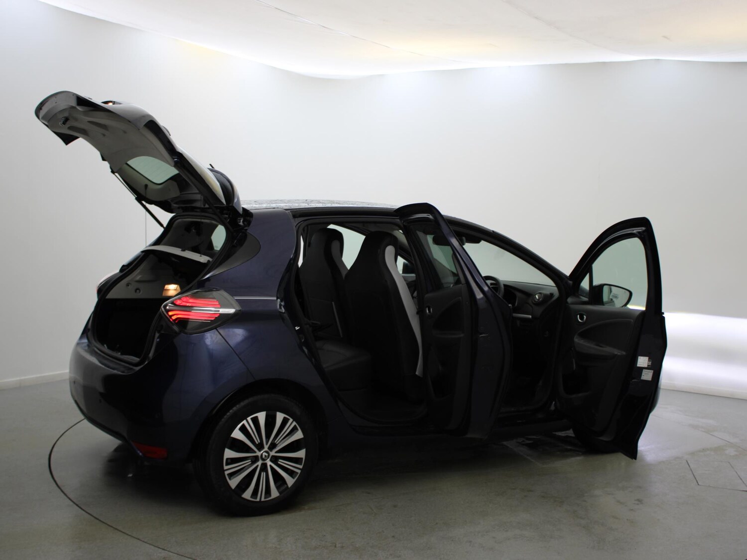 Used Renault Zoe 2021 for sale - 76755432: Photo 41