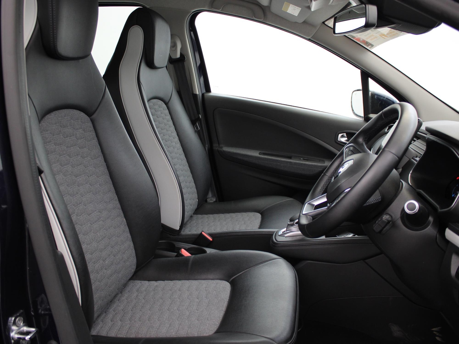 Used Renault Zoe 2021 for sale - 76755432: Photo 9