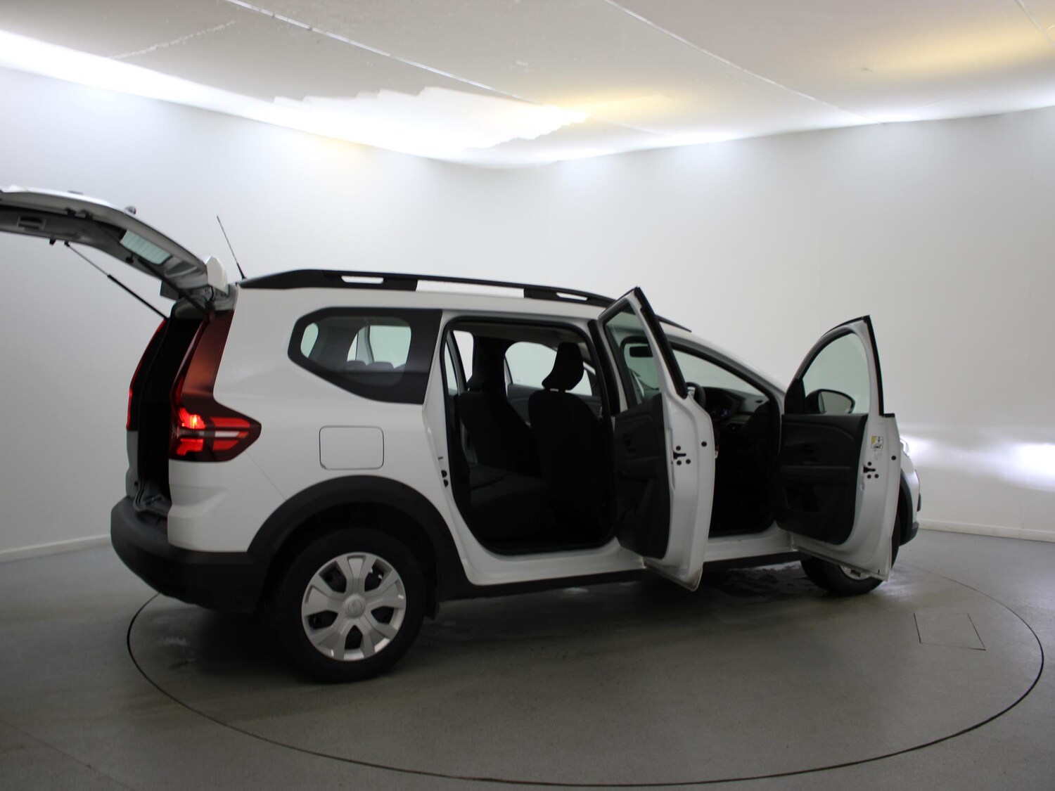 Used Dacia Jogger 2023 for sale - 76353243: Photo 32