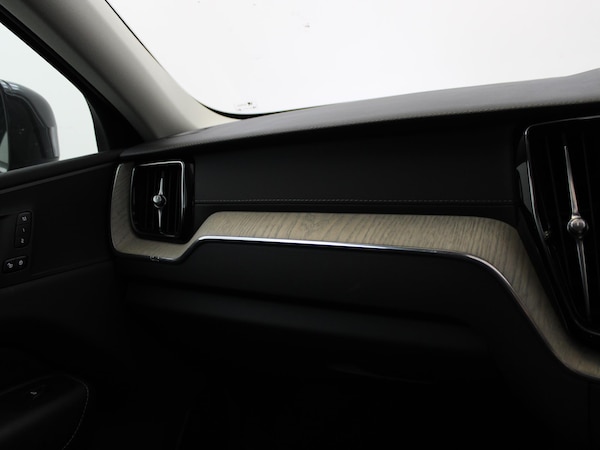 Used Volvo XC60 2021 for sale - 76206739: Photo 35