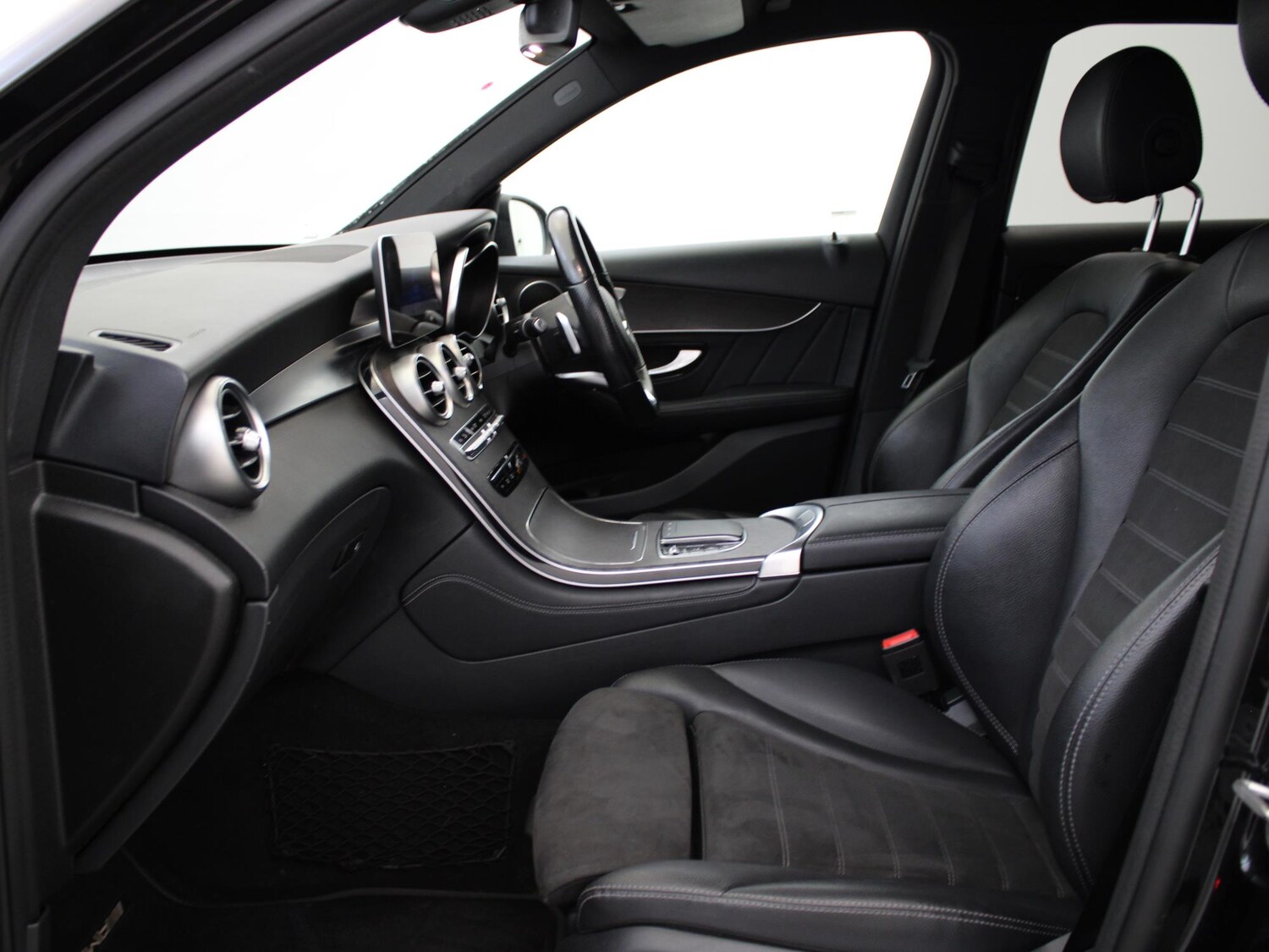 Used Mercedes-Benz GLC 2019 for sale - 77973214: Photo 11