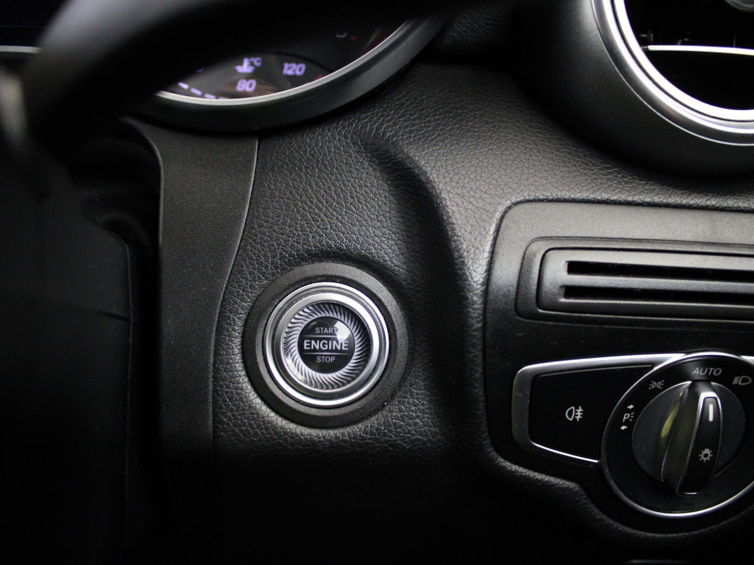 Used Mercedes-Benz GLC 2019 for sale - 77973214: Photo 19