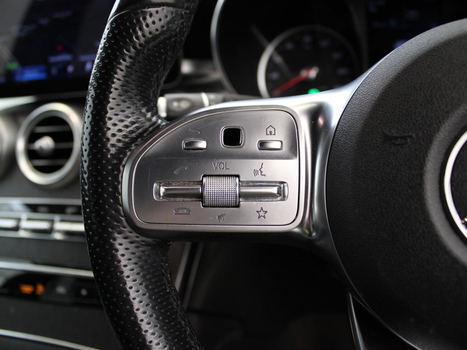 Used Mercedes-Benz GLC 2019 for sale - 77973214: Photo 32