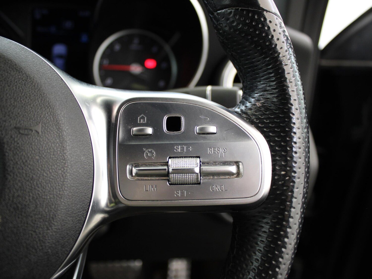 Used Mercedes-Benz GLC 2019 for sale - 77973214: Photo 33