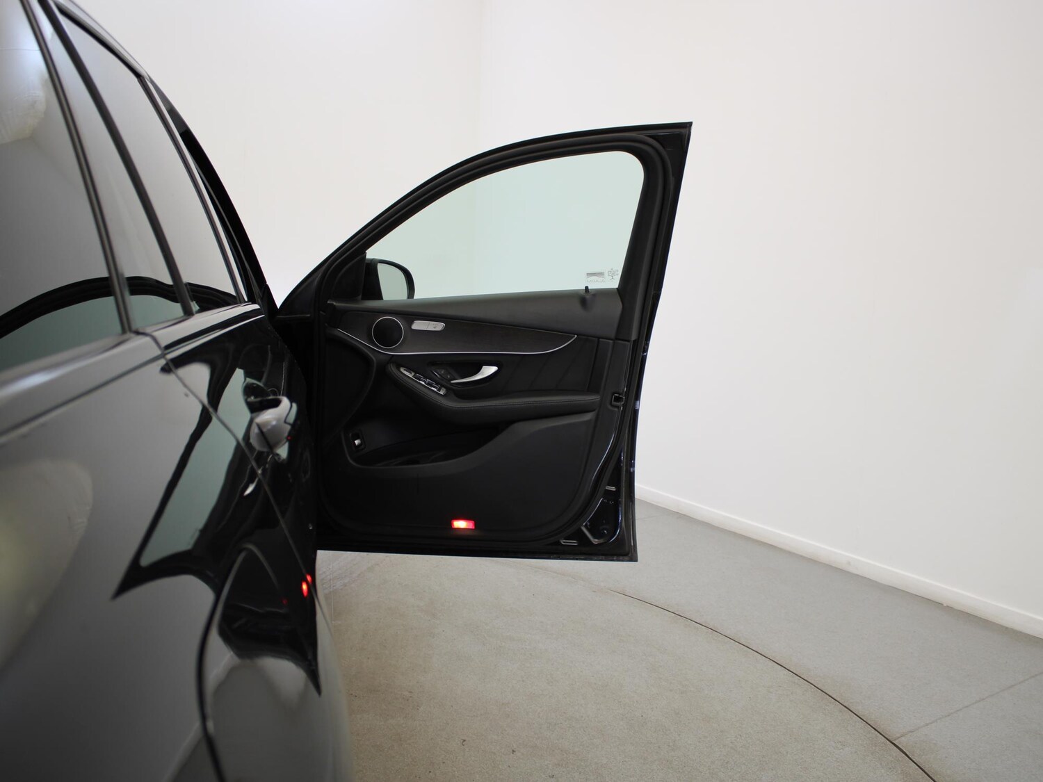 Used Mercedes-Benz GLC 2019 for sale - 77973214: Photo 37