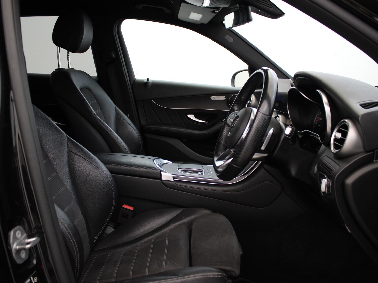 Used Mercedes-Benz GLC 2019 for sale - 77973214: Photo 9