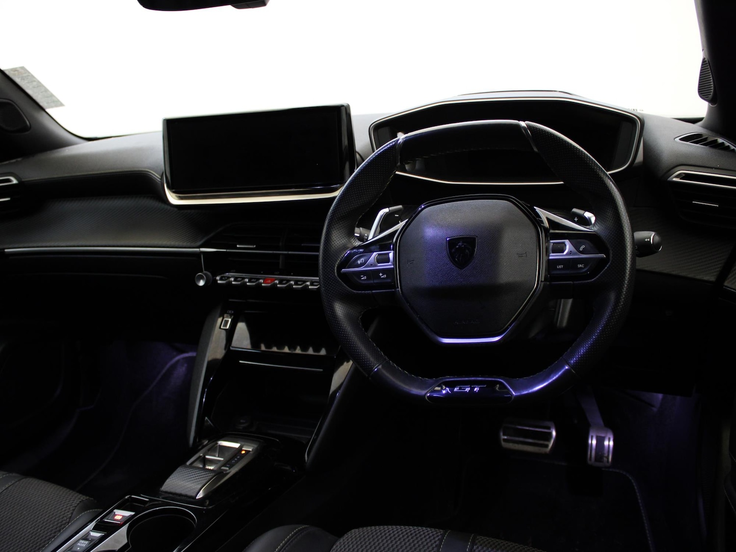 Used Peugeot 2008 2023 for sale - 76916484: Photo 12