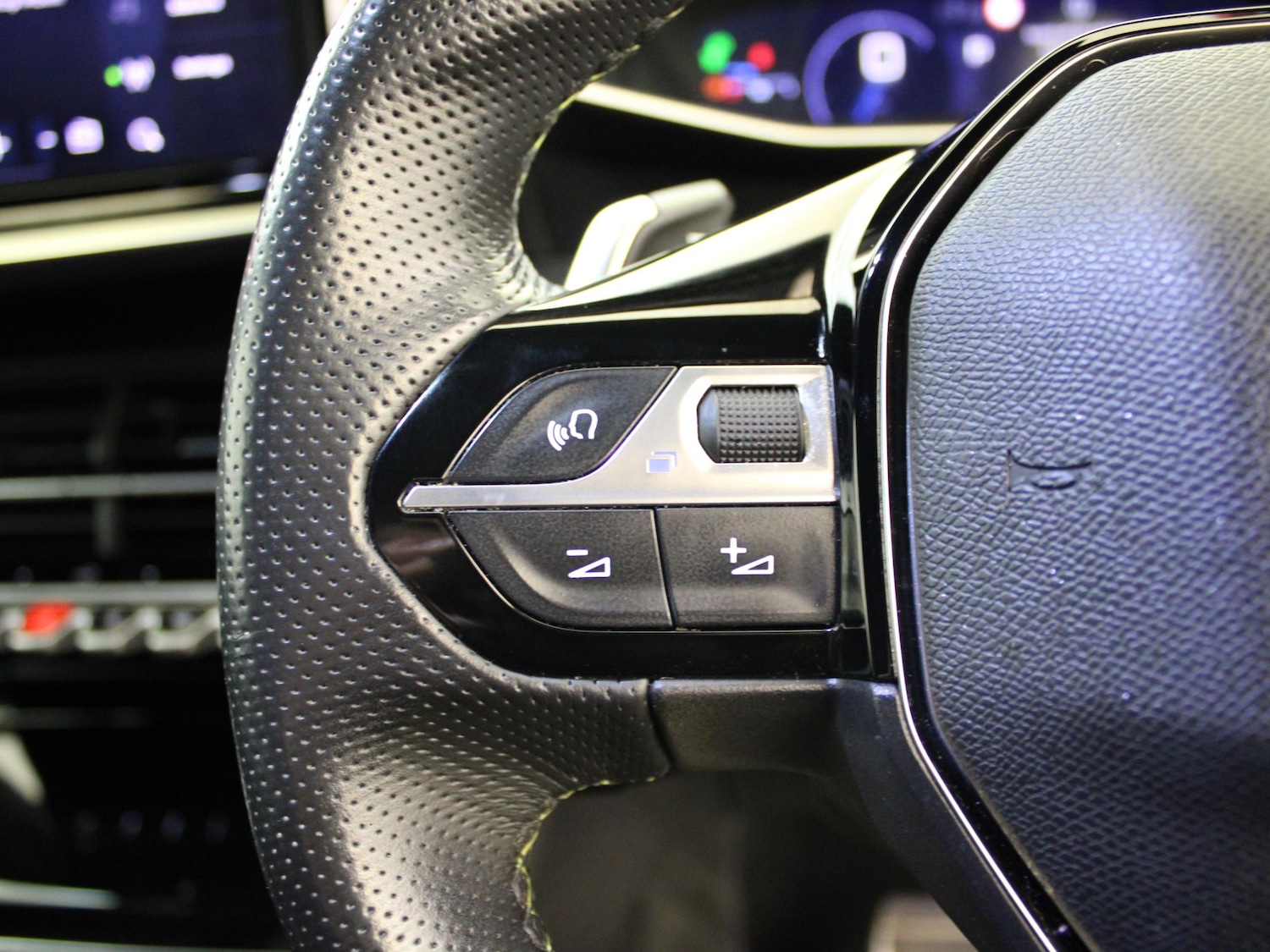 Used Peugeot 2008 2023 for sale - 76916484: Photo 29