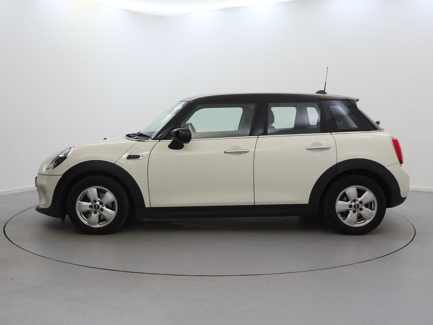 Used MINI Hatch 2020 for sale - 76916391: Photo 4
