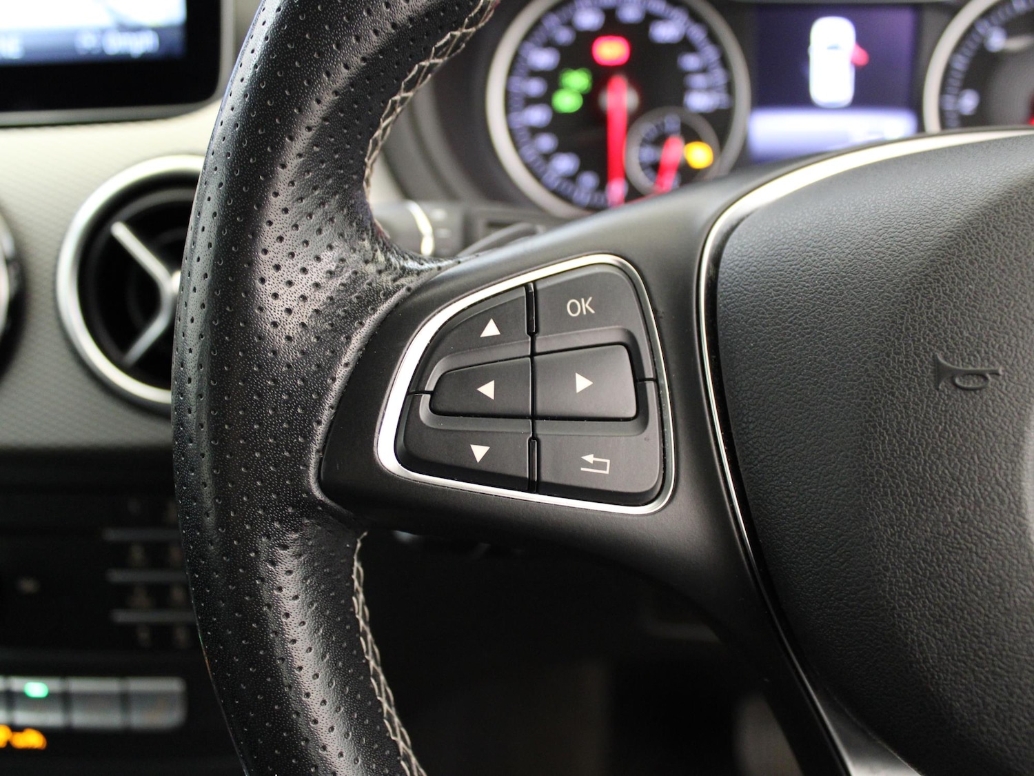 Used Mercedes-Benz B Class 2017 for sale - 76515906: Photo 24