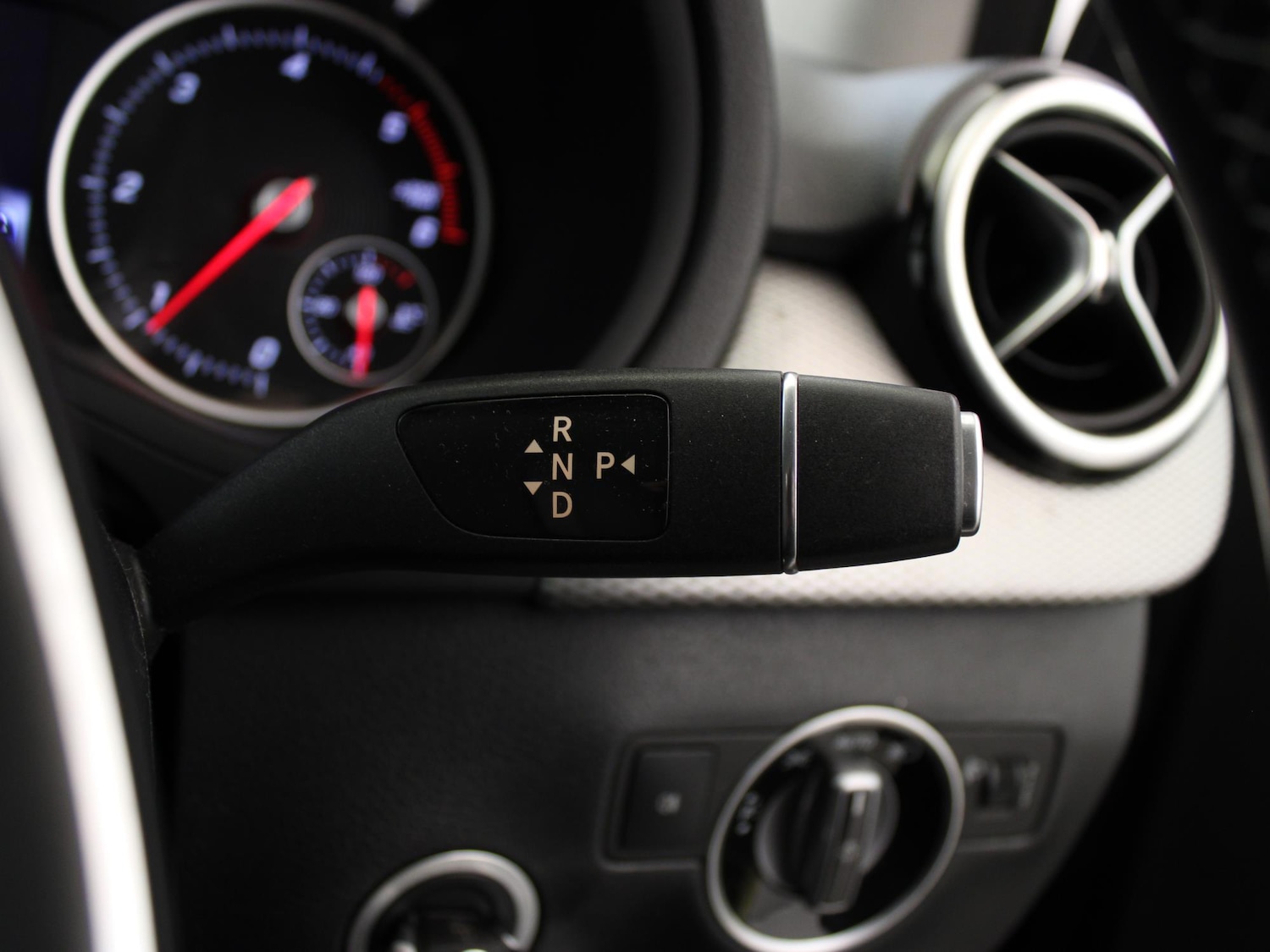 Used Mercedes-Benz B Class 2017 for sale - 76515906: Photo 27