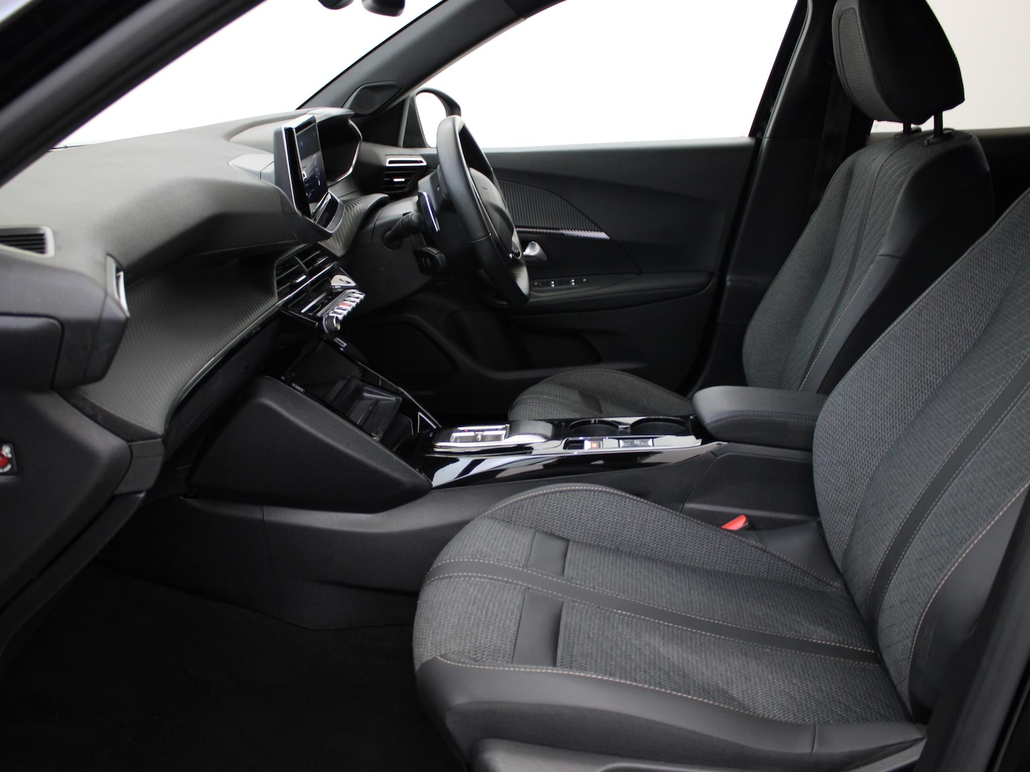 Used Peugeot 2008 2025 for sale - 76311157: Photo 10