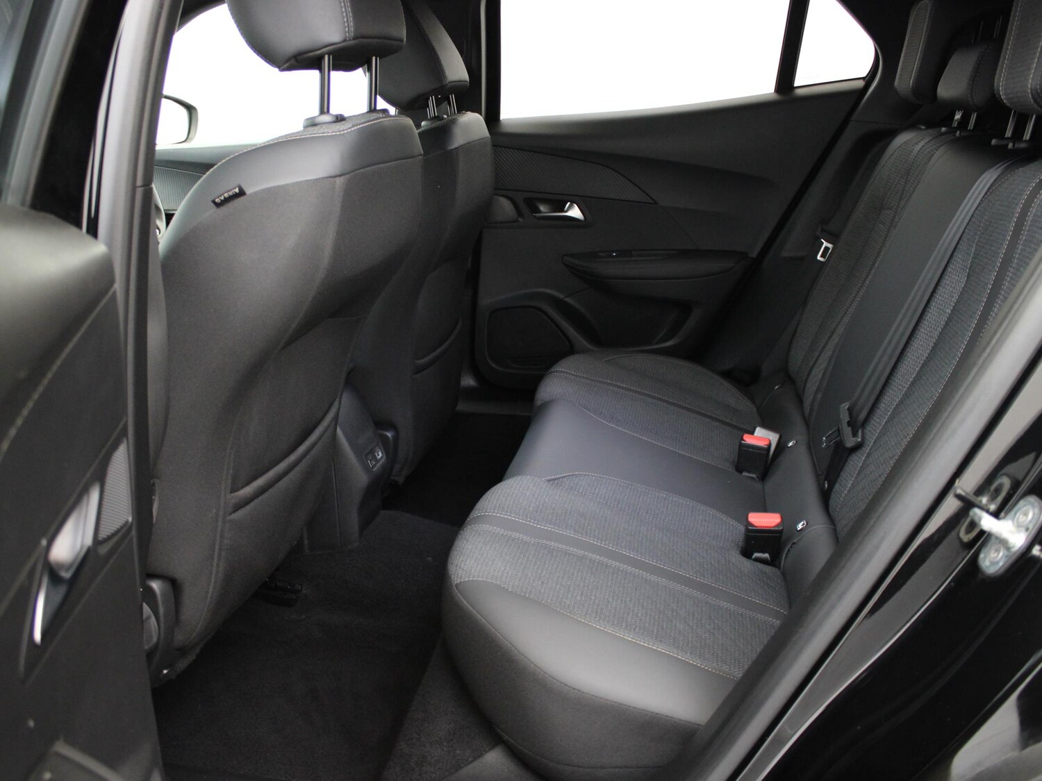 Used Peugeot 2008 2025 for sale - 76311157: Photo 11