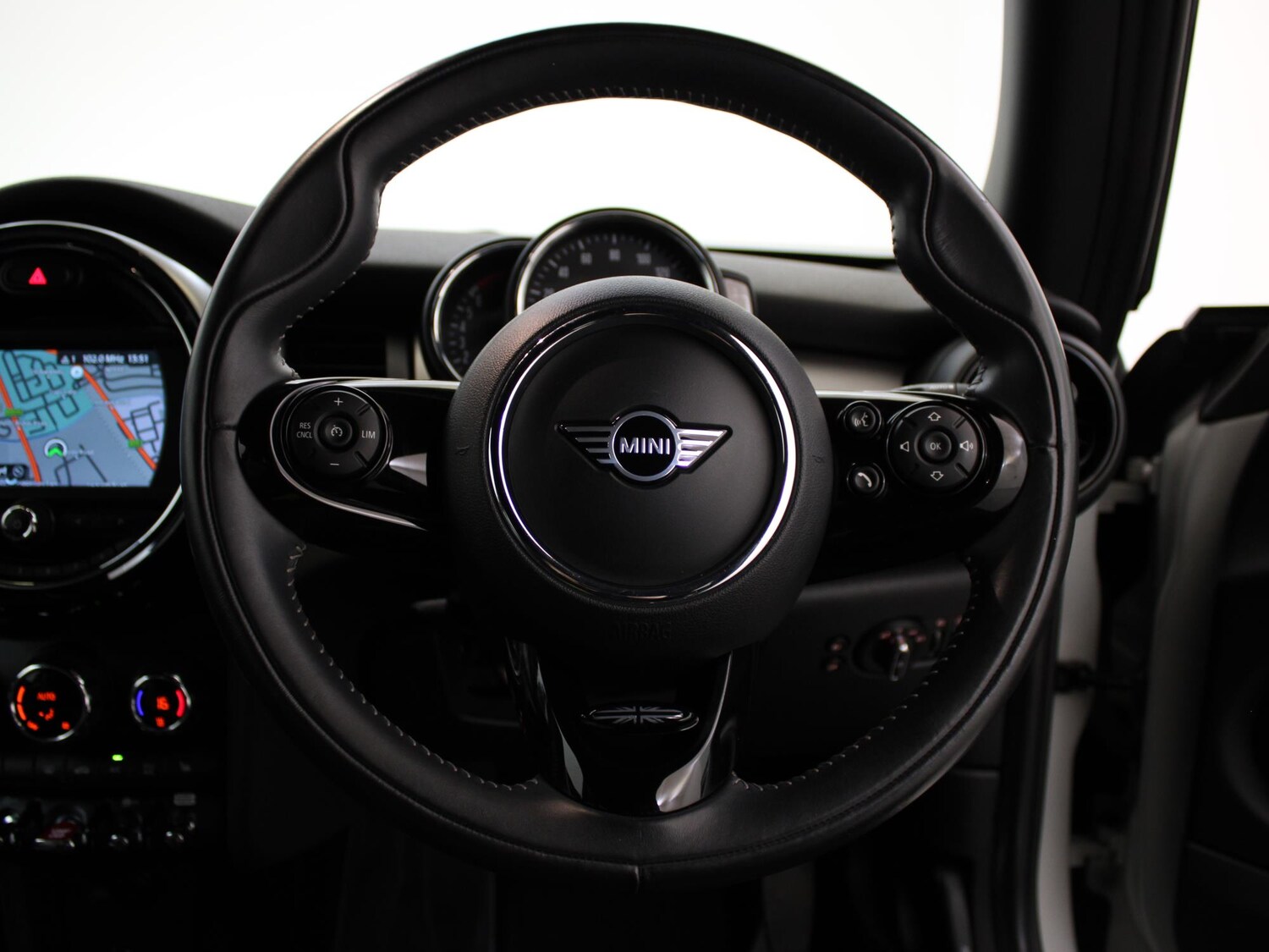 Used MINI Hatch 2018 for sale - 75908946: Photo 34