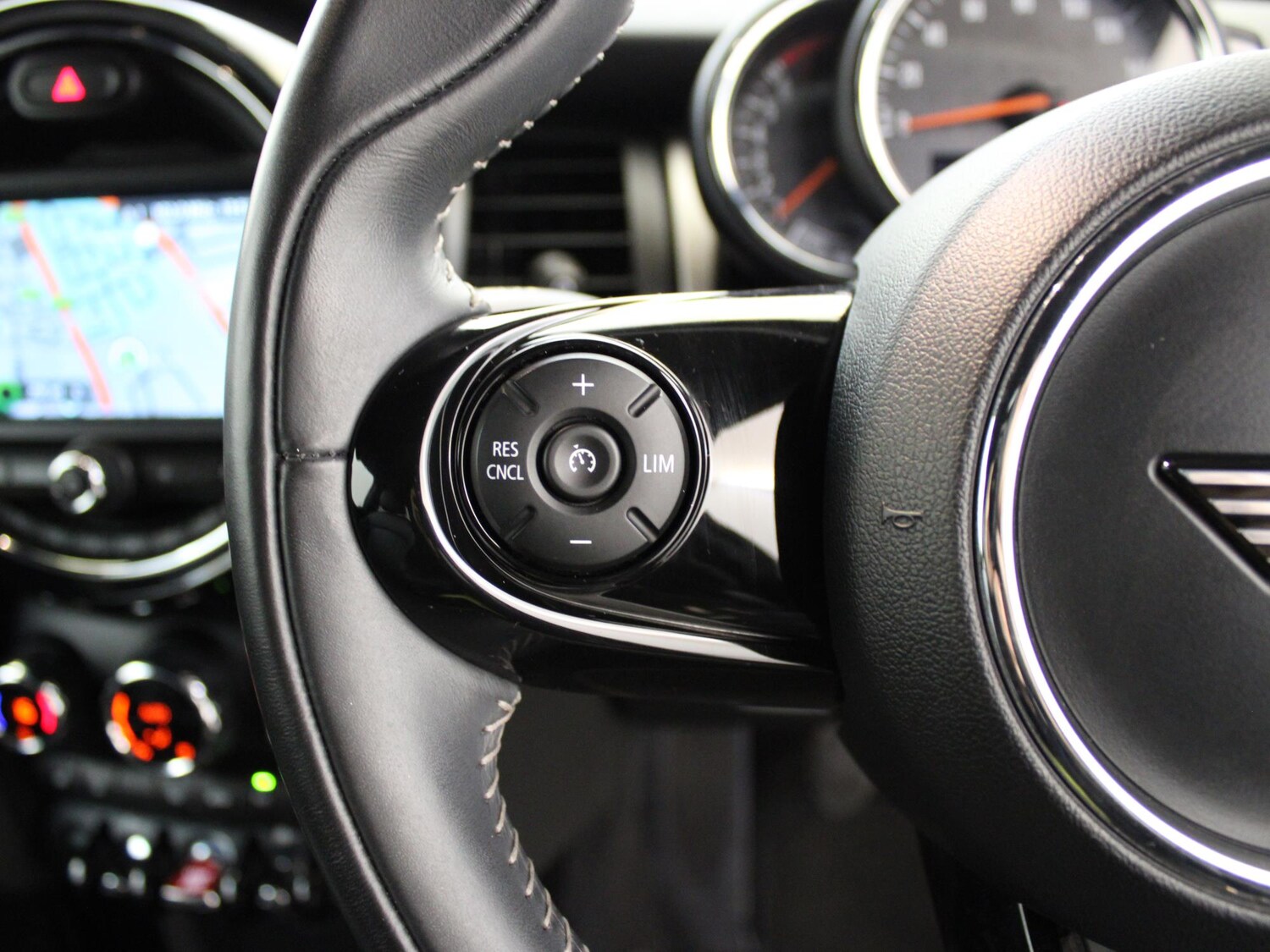 Used MINI Hatch 2018 for sale - 75908946: Photo 35