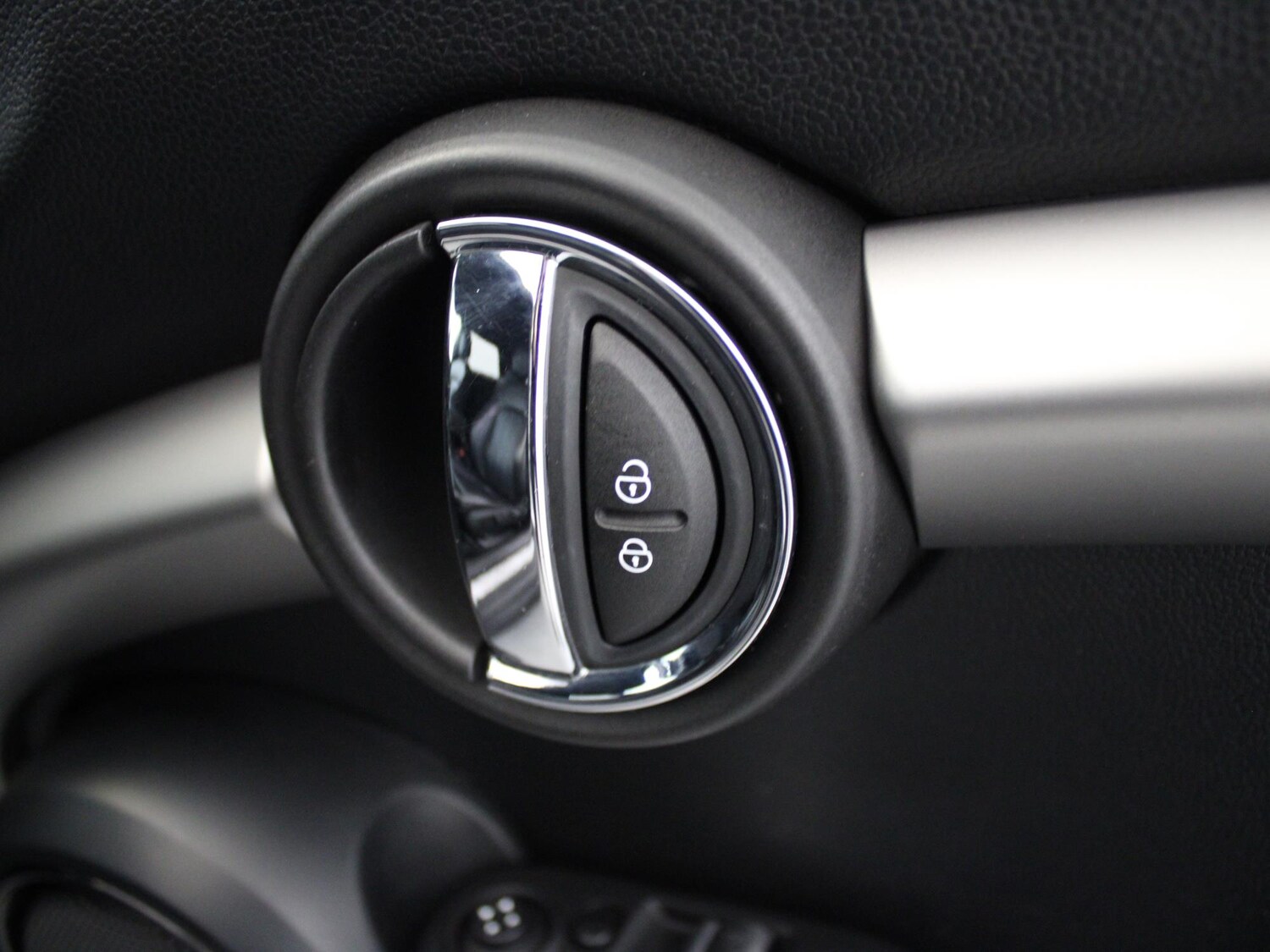 Used MINI Hatch 2018 for sale - 75908946: Photo 40