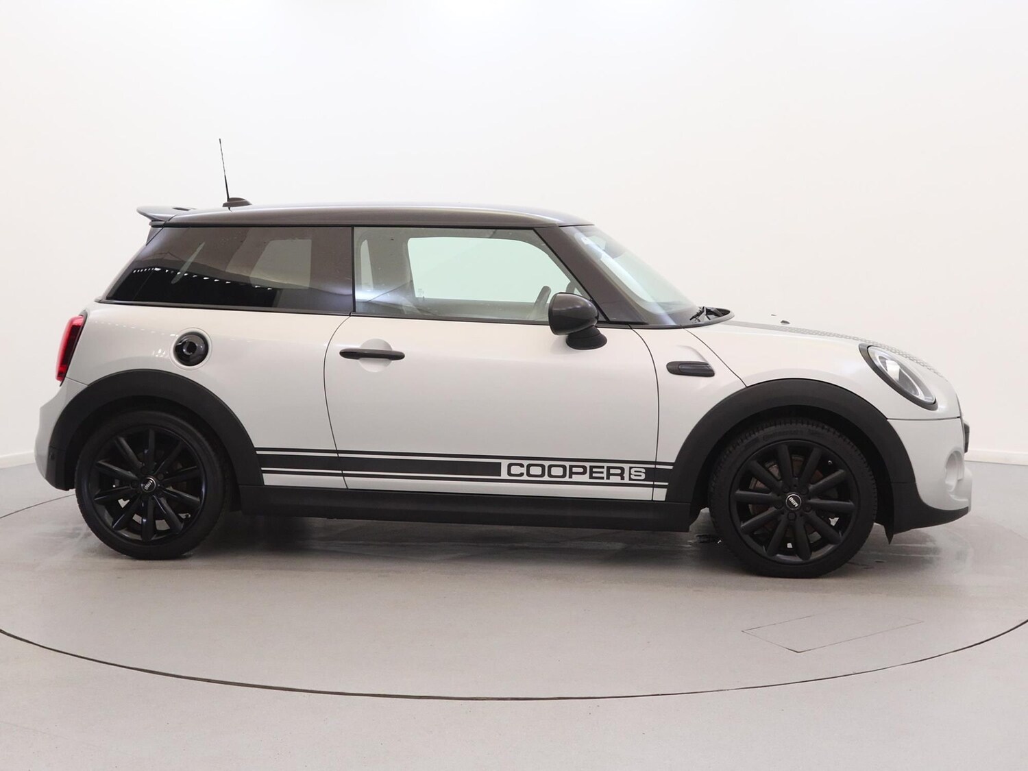 Used MINI Hatch 2018 for sale - 75908946: Photo 8