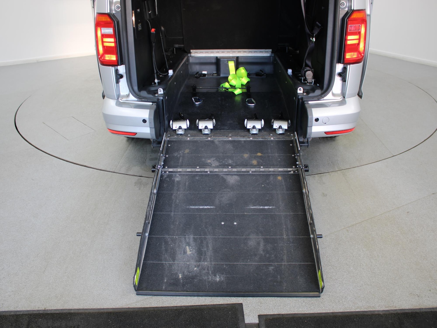 Used Volkswagen Caddy Maxi Life 2020 for sale - 76662244: Photo 51