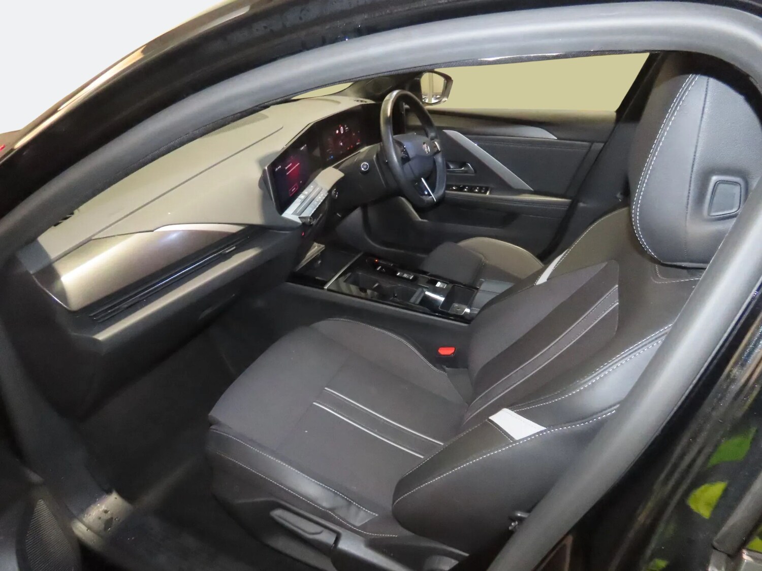 Used Vauxhall Astra 2023 for sale - 77459063: Photo 7