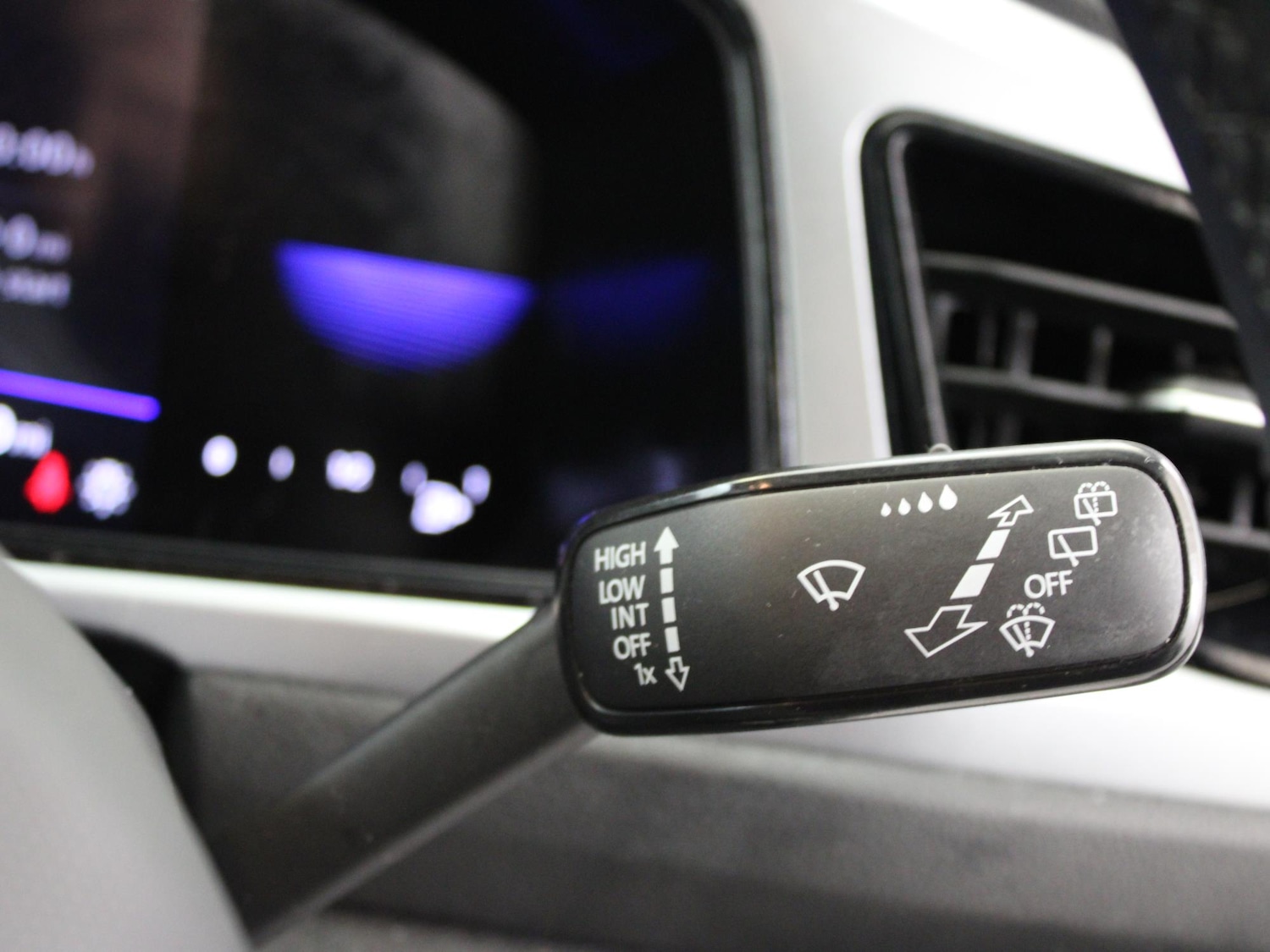 Used Volkswagen T-Roc 2022 for sale - 76274706: Photo 14