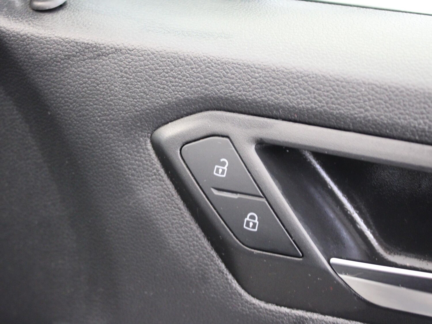 Used Volkswagen T-Roc 2022 for sale - 76274706: Photo 25