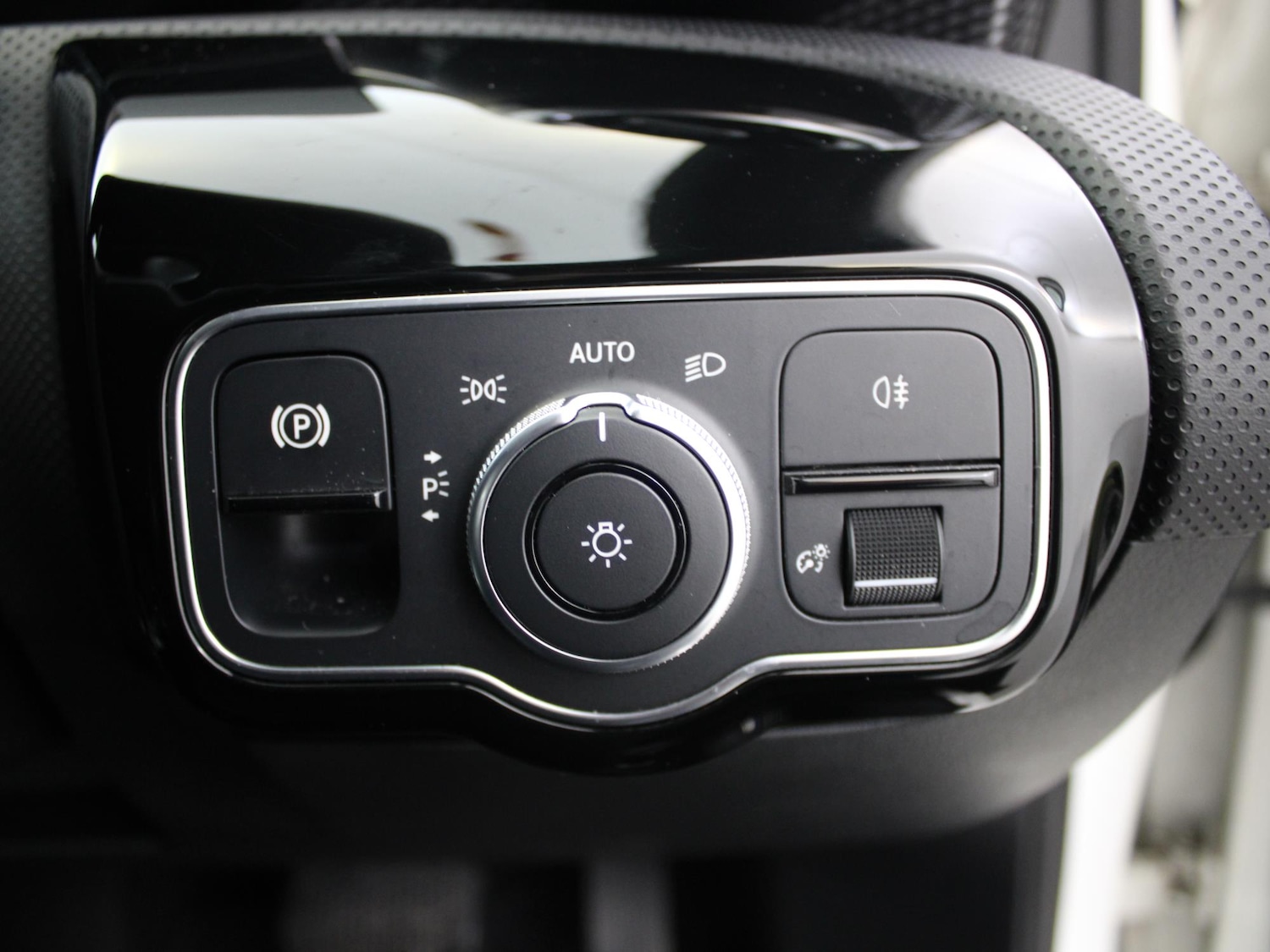 Used Mercedes-Benz A-Class 2019 for sale - 77687031: Photo 34