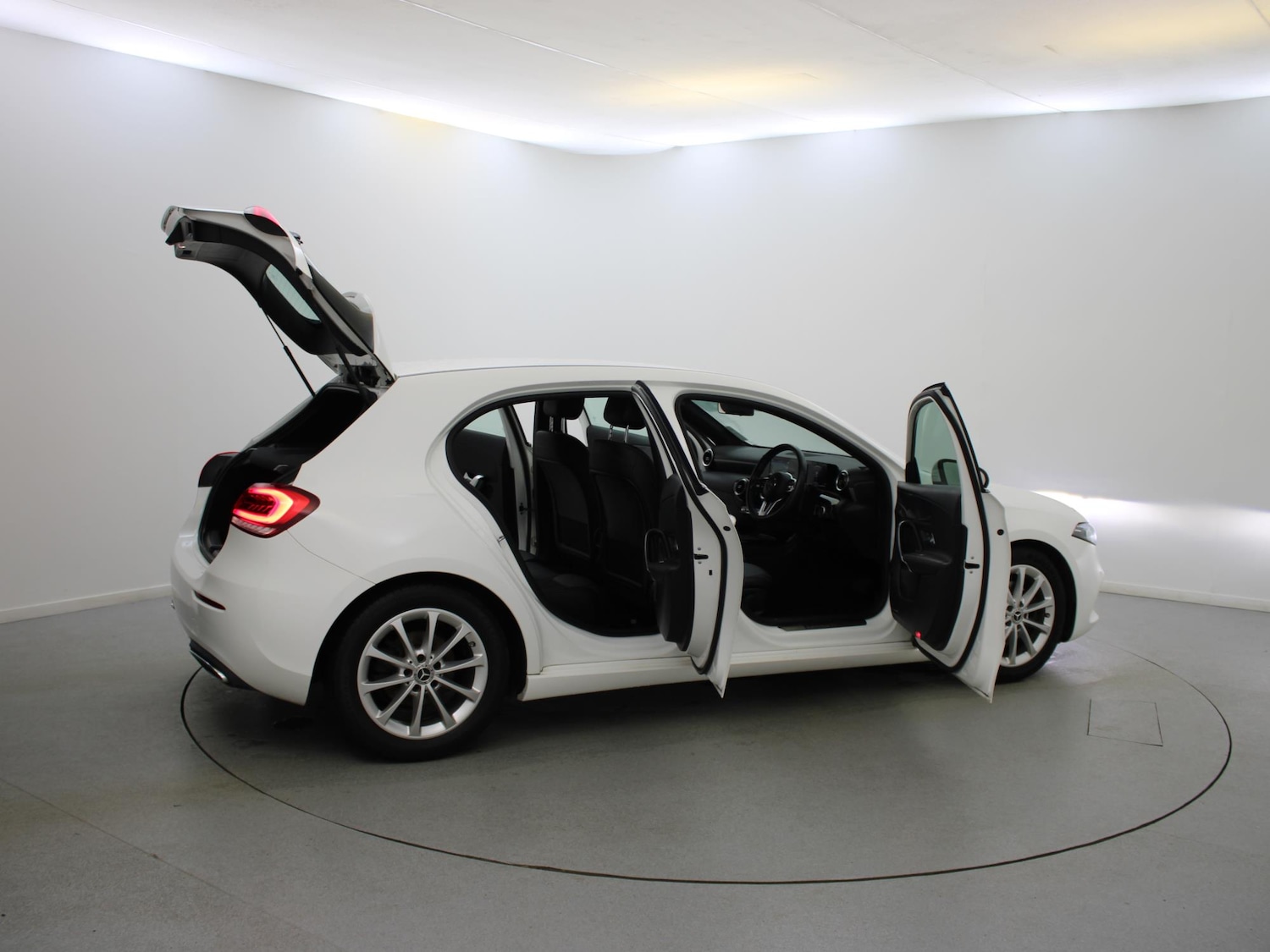 Used Mercedes-Benz A-Class 2019 for sale - 77687031: Photo 39