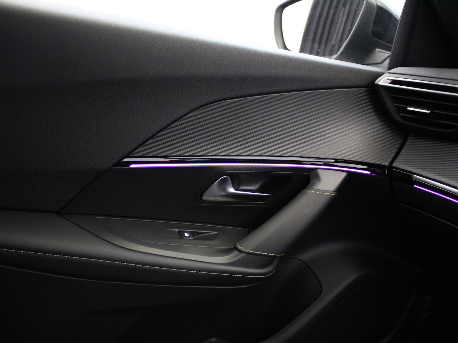 Used Peugeot 2008 2023 for sale - 76300275: Photo 31