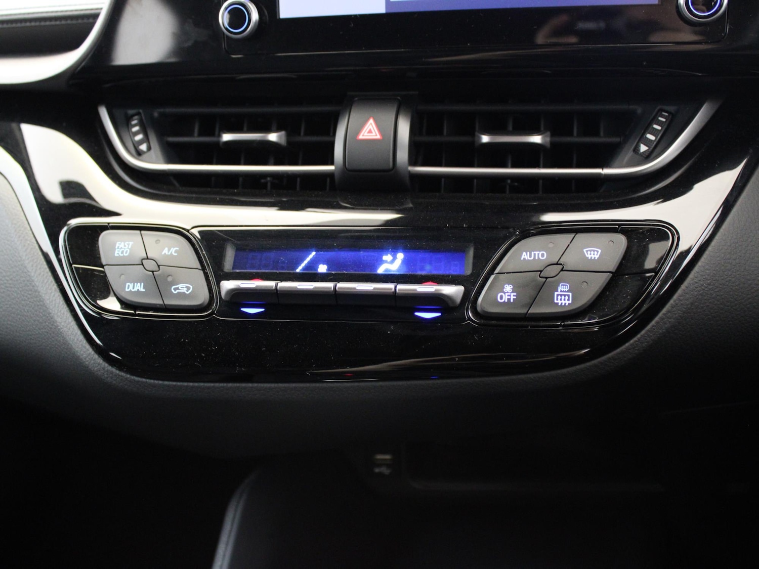 Used Toyota C-HR 2022 for sale - 75536229: Photo 23