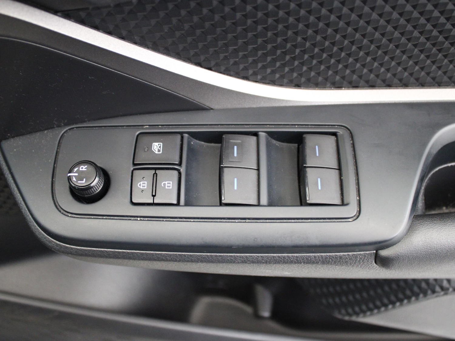 Used Toyota C-HR 2022 for sale - 75536229: Photo 30