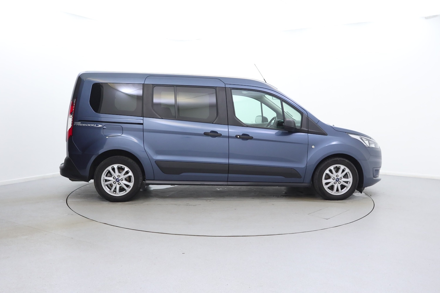 Used Ford Grand Tourneo Connect 2020 for sale - 76662239: Photo 13