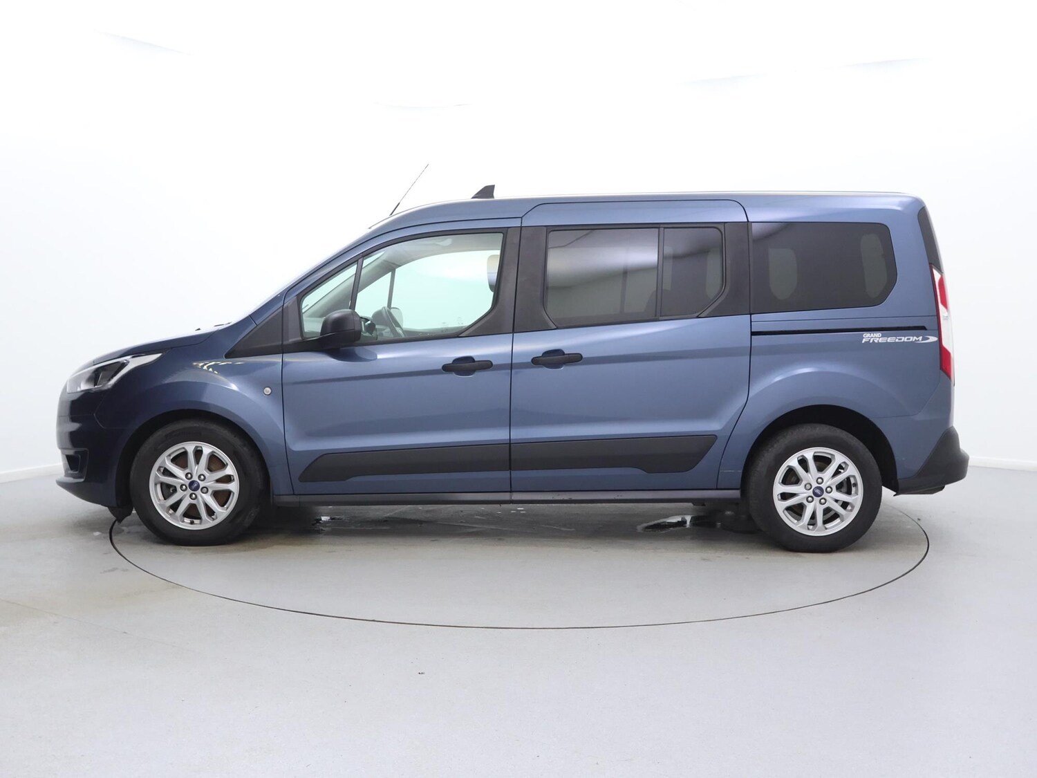 Used Ford Grand Tourneo Connect 2020 for sale - 76662239: Photo 76