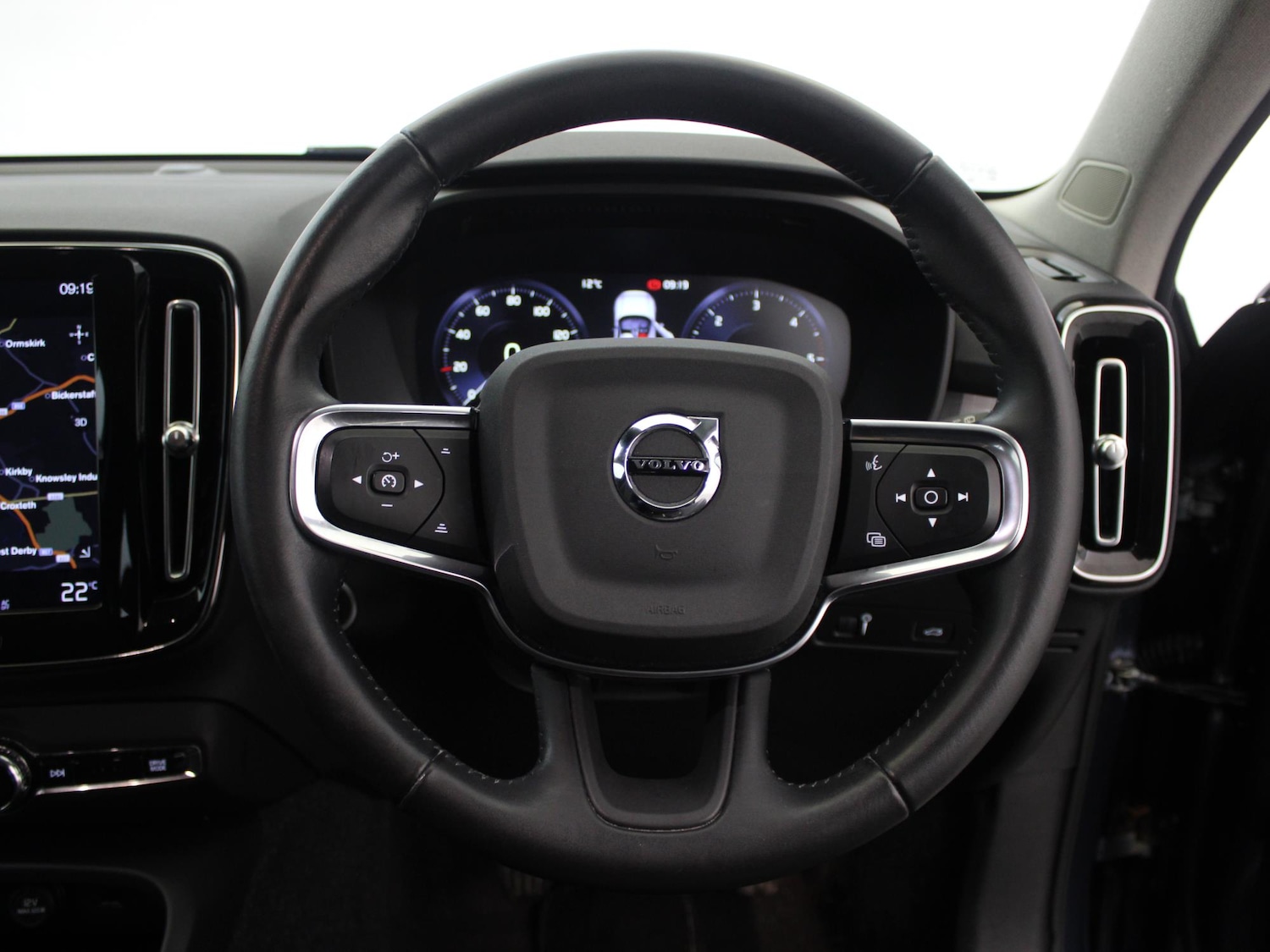 Used Volvo XC40 2020 for sale - 76442658: Photo 31