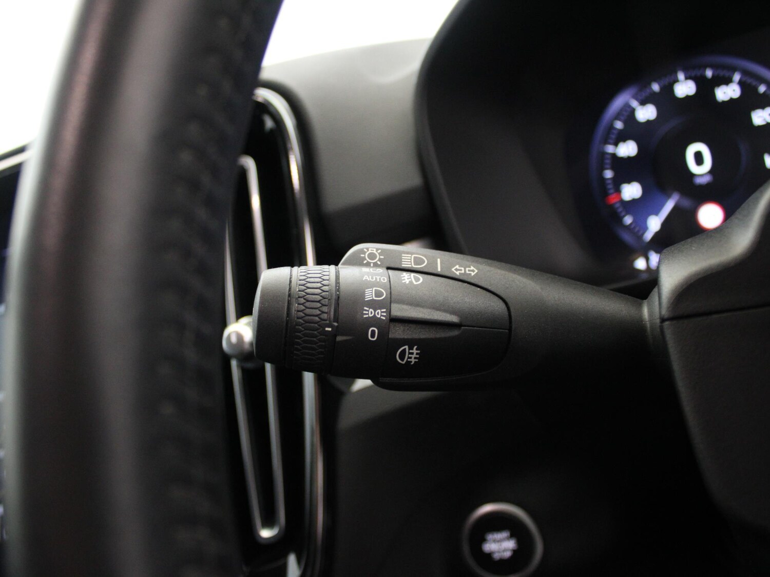 Used Volvo XC40 2020 for sale - 76442658: Photo 35