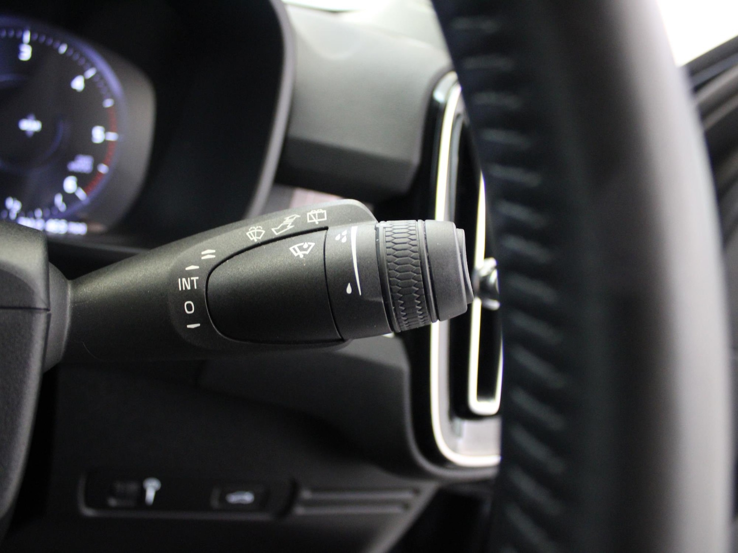 Used Volvo XC40 2020 for sale - 76442658: Photo 36