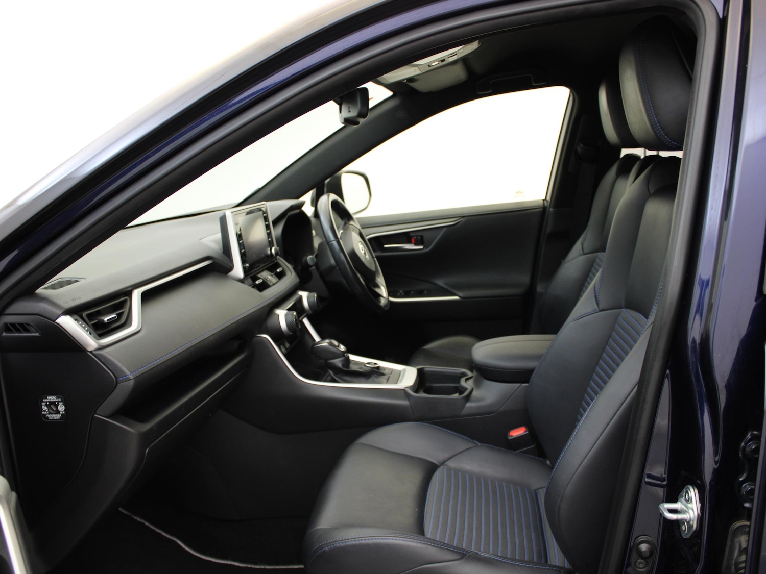 Used Toyota RAV4 2019 for sale - 77458961: Photo 11