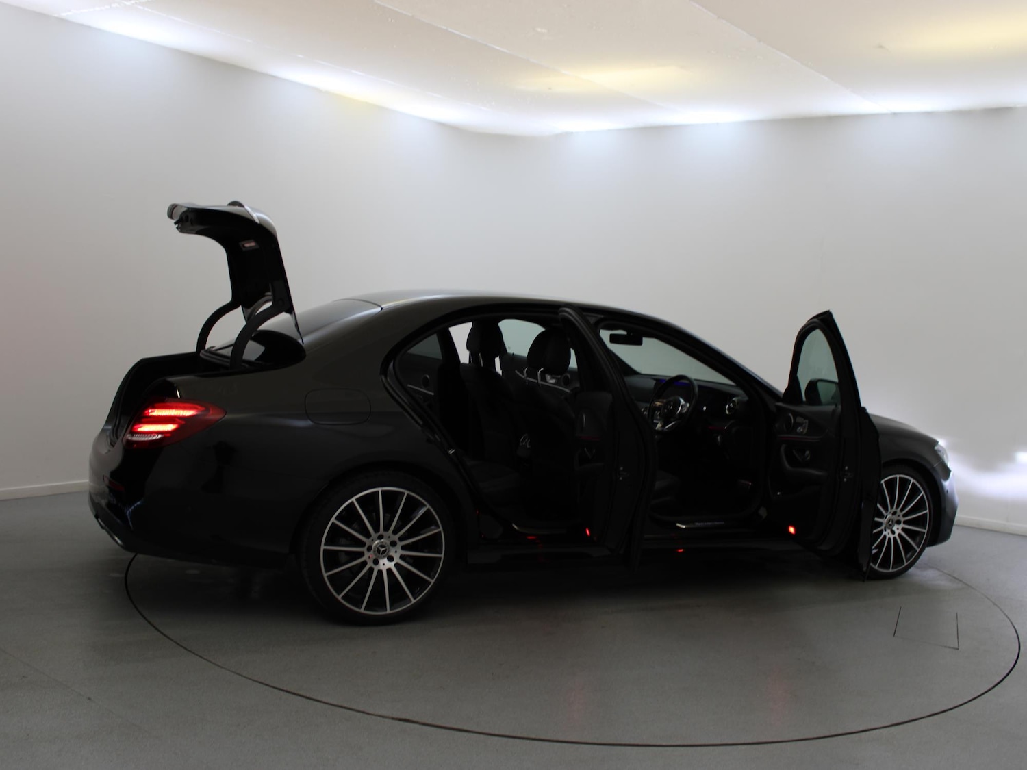 Used Mercedes-Benz E-Class 2019 for sale - 76128275: Photo 43